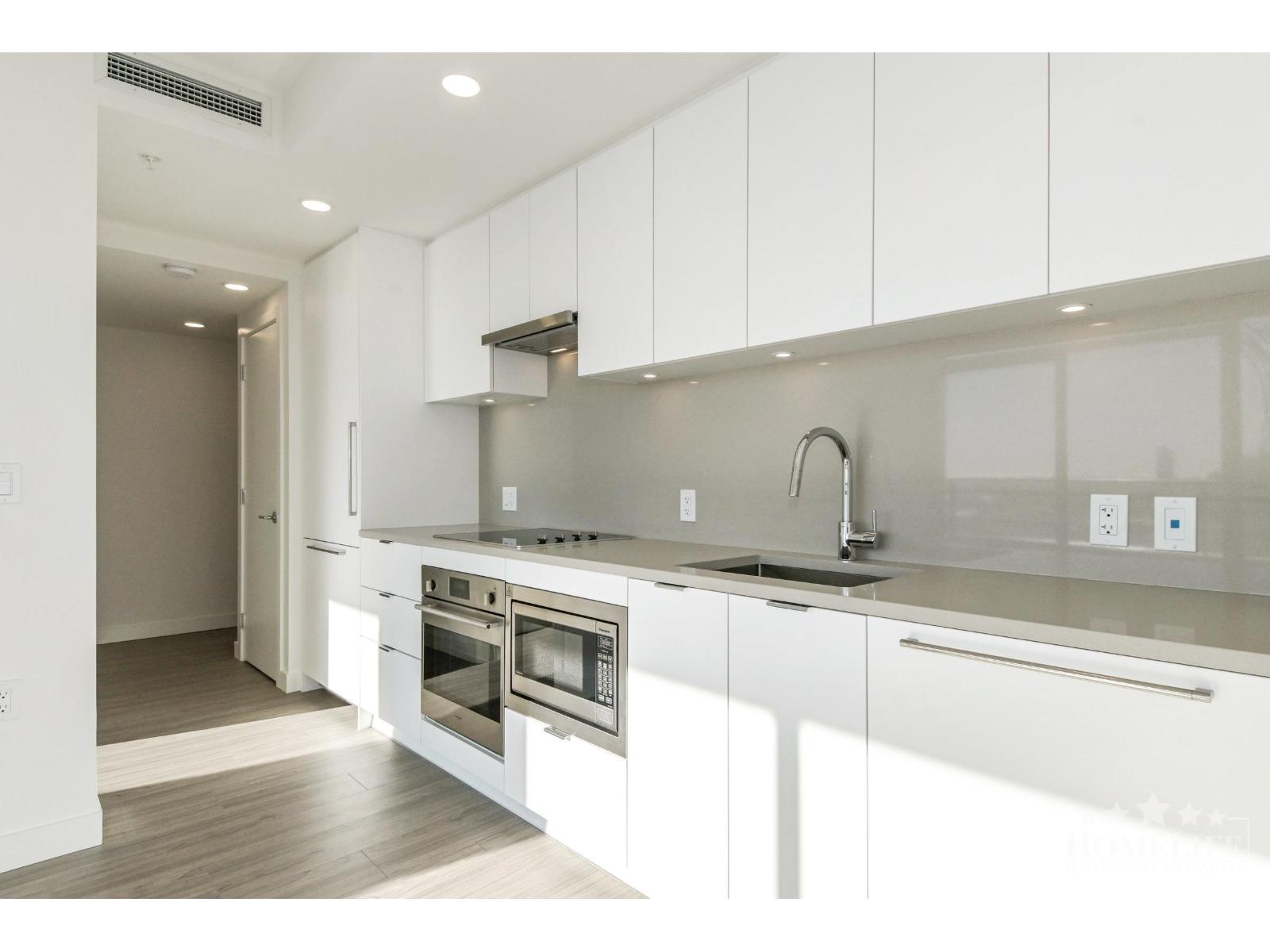 2002 13675 107a Avenue, Surrey, British Columbia  V3T 0X3 - Photo 5 - R3080527