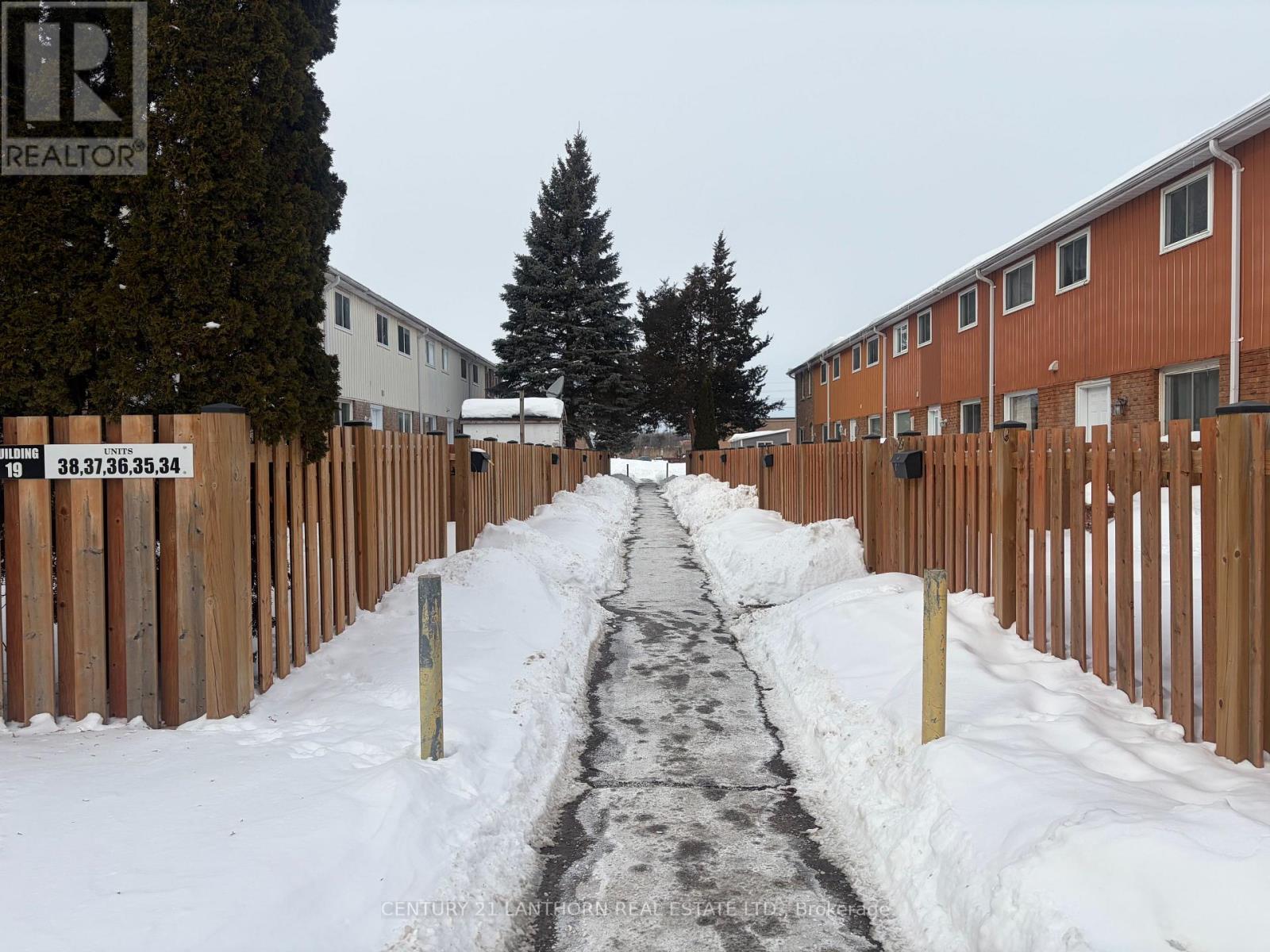 19 Tracey Park Drive, Belleville, Ontario  K8P 4R4 - Photo 2 - X12774026