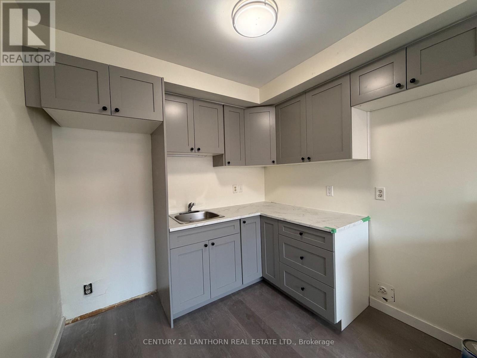 19 Tracey Park Drive, Belleville, Ontario  K8P 4R4 - Photo 3 - X12774026