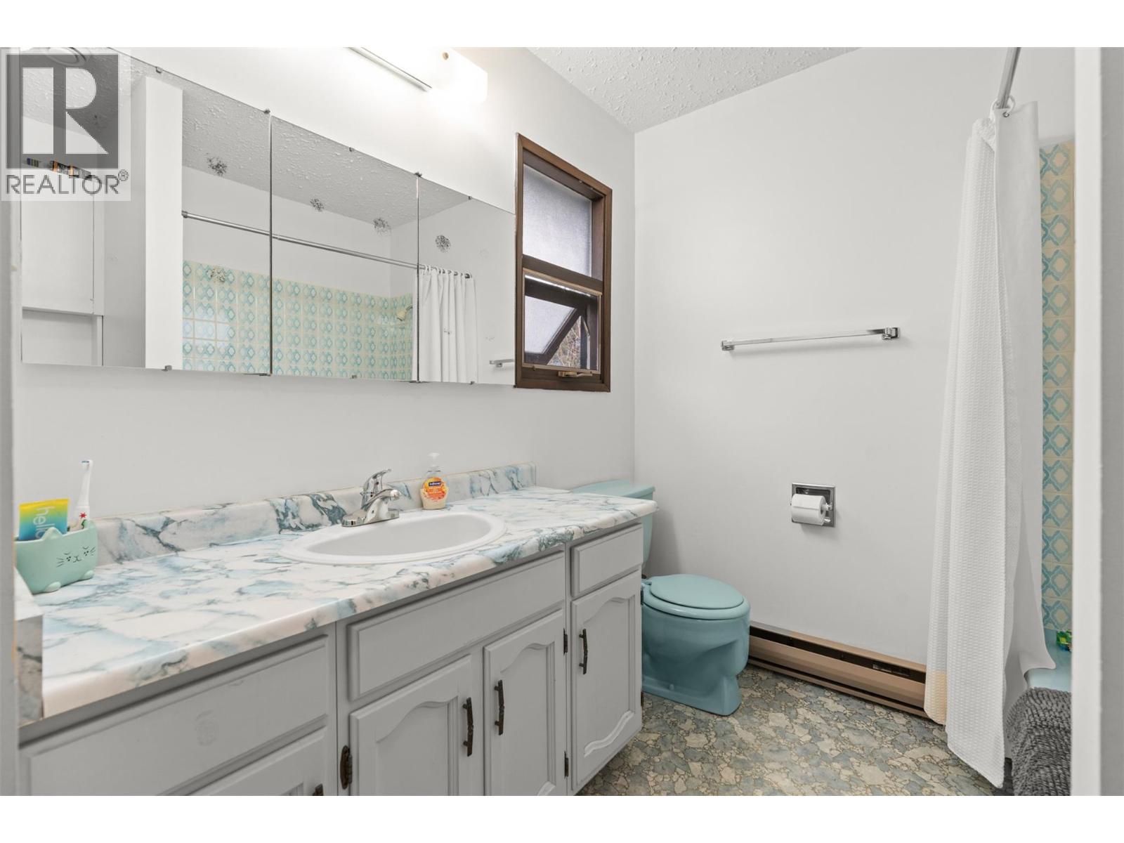 13501 Sumac Lane, Coldstream, British Columbia  V1B 1A1 - Photo 12 - 10374211