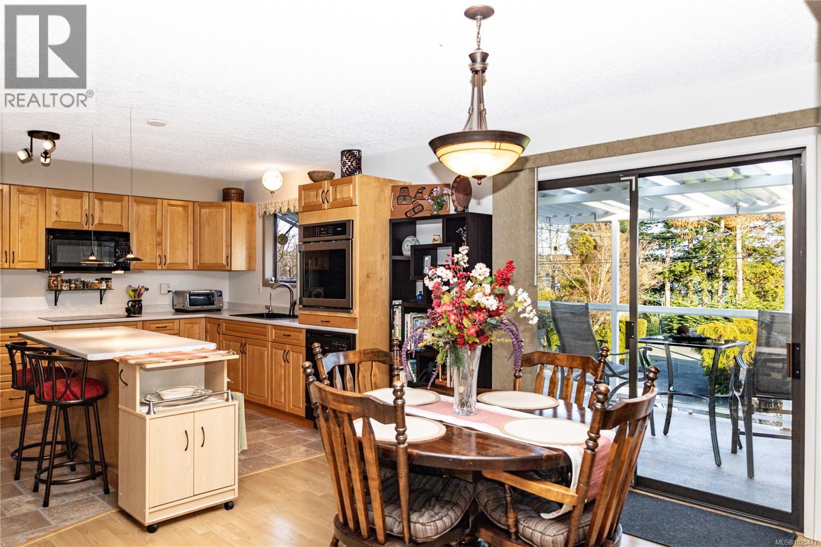 4054 Discovery Dr, Campbell River, British Columbia  V9W 4X7 - Photo 14 - 1025477