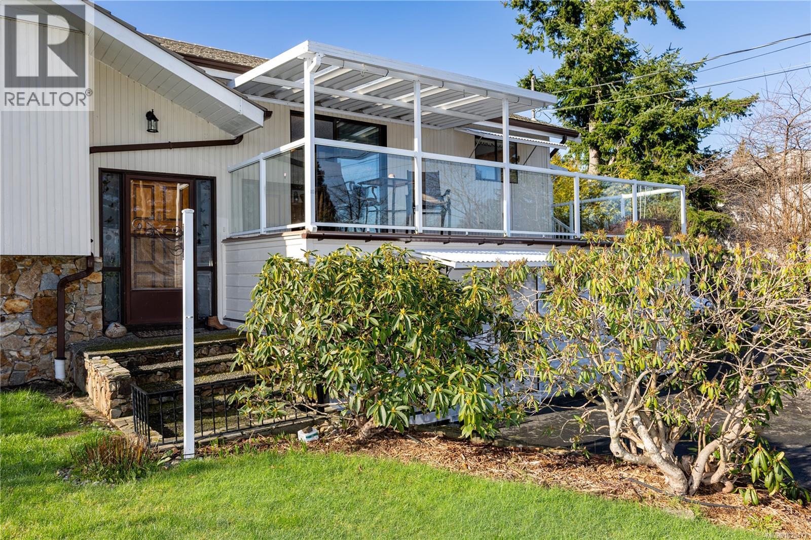 4054 Discovery Dr, Campbell River, British Columbia  V9W 4X7 - Photo 3 - 1025477