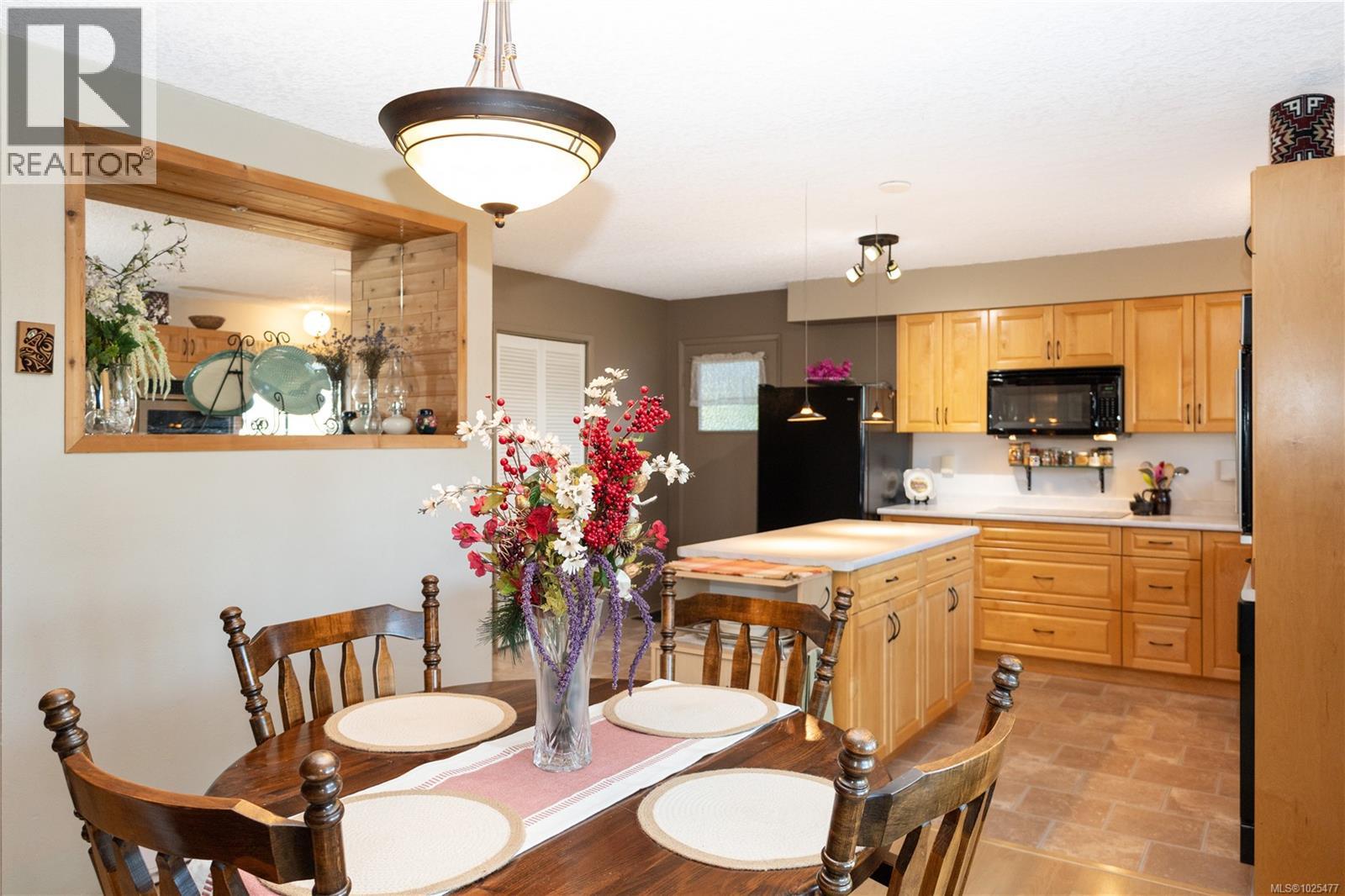 4054 Discovery Dr, Campbell River, British Columbia  V9W 4X7 - Photo 6 - 1025477