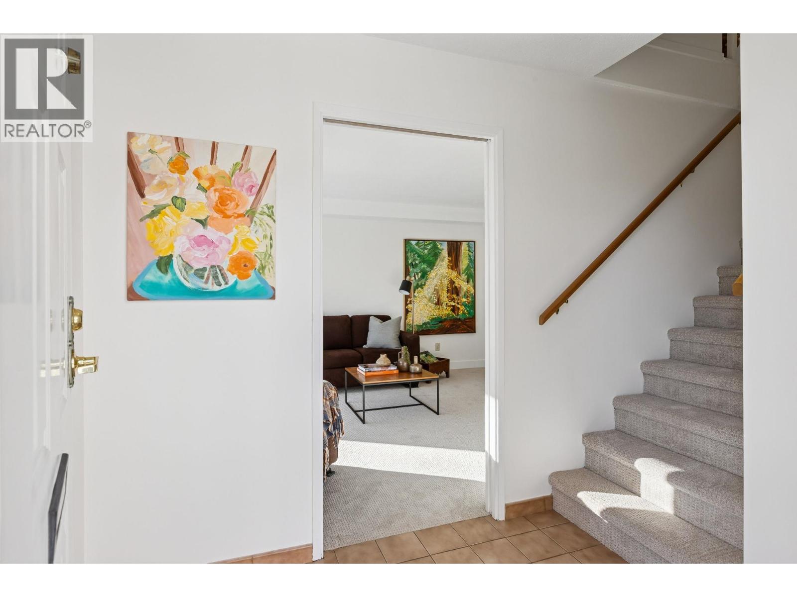 232 E 11th Street, North Vancouver, British Columbia  V7L 2G7 - Photo 4 - R3088340