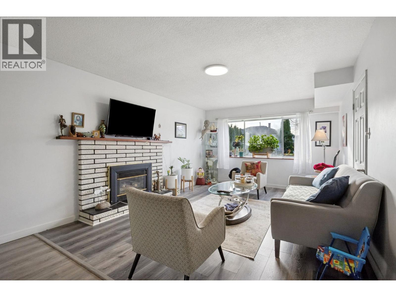 328 E 18th Street, North Vancouver, British Columbia  V7L 2X9 - Photo 13 - R3088334