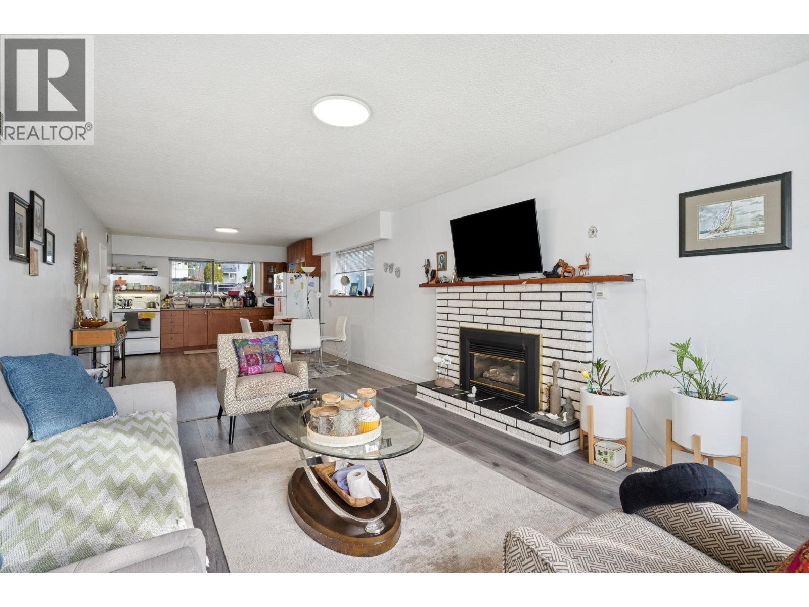 328 E 18th Street, North Vancouver, British Columbia  V7L 2X9 - Photo 15 - R3088334