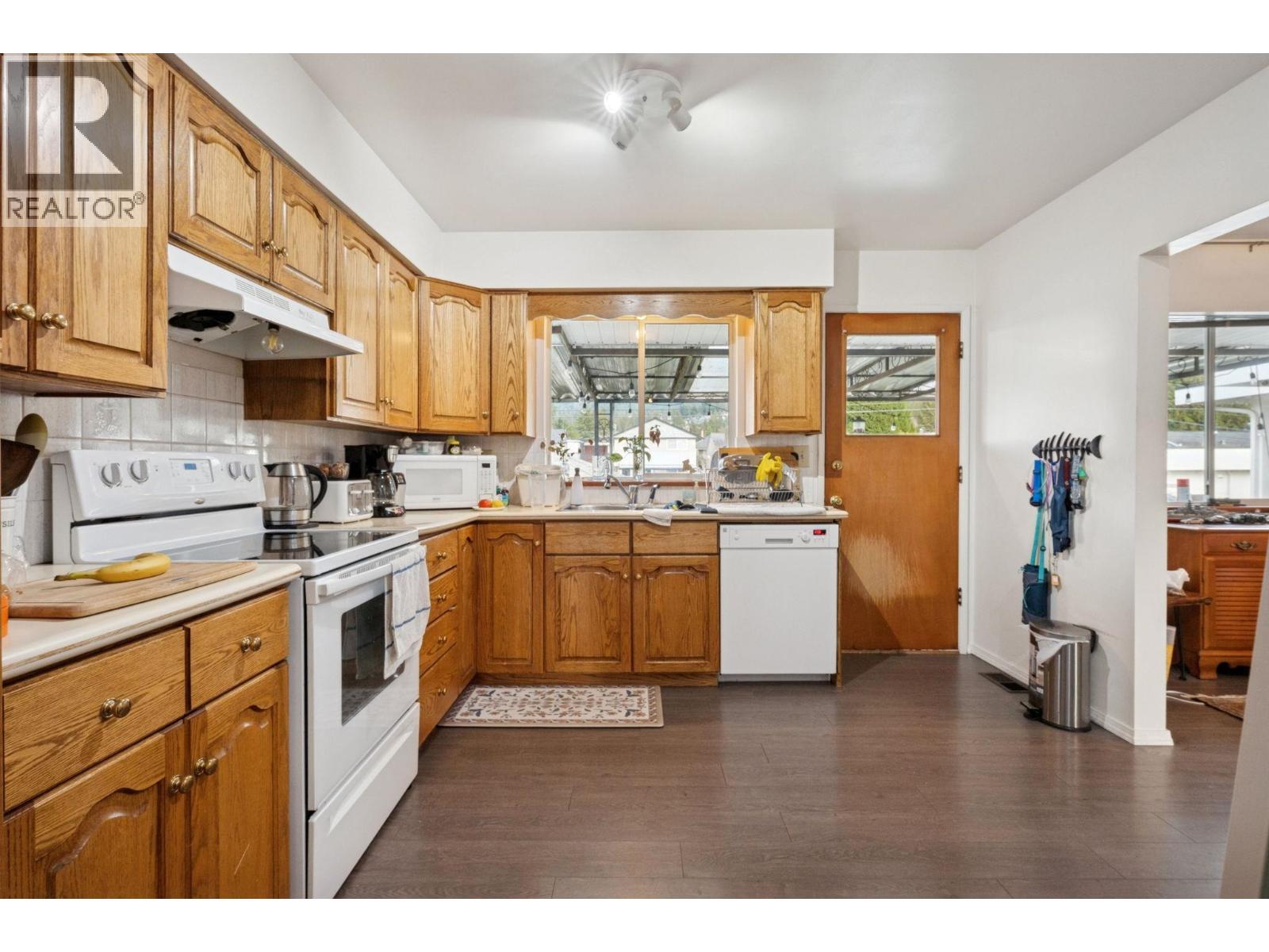 328 E 18th Street, North Vancouver, British Columbia  V7L 2X9 - Photo 7 - R3088334