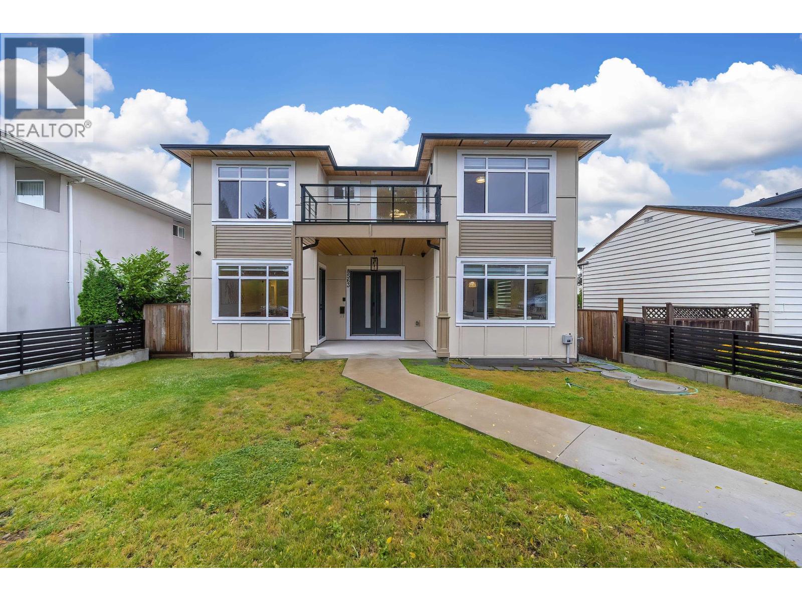 8563 11th Avenue, Burnaby, British Columbia  V3N 2P6 - Photo 1 - R3088214