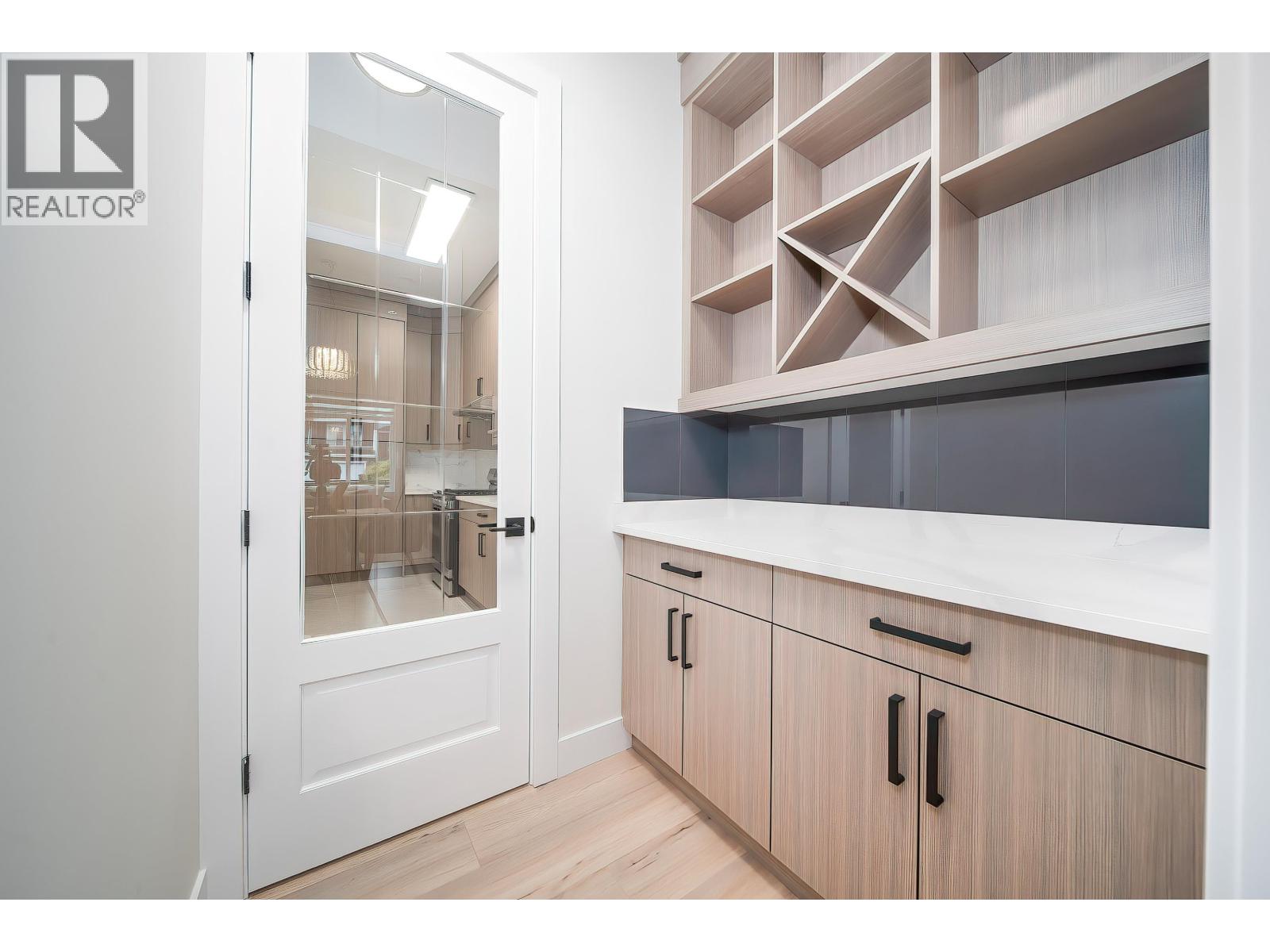 8563 11th Avenue, Burnaby, British Columbia  V3N 2P6 - Photo 12 - R3088214