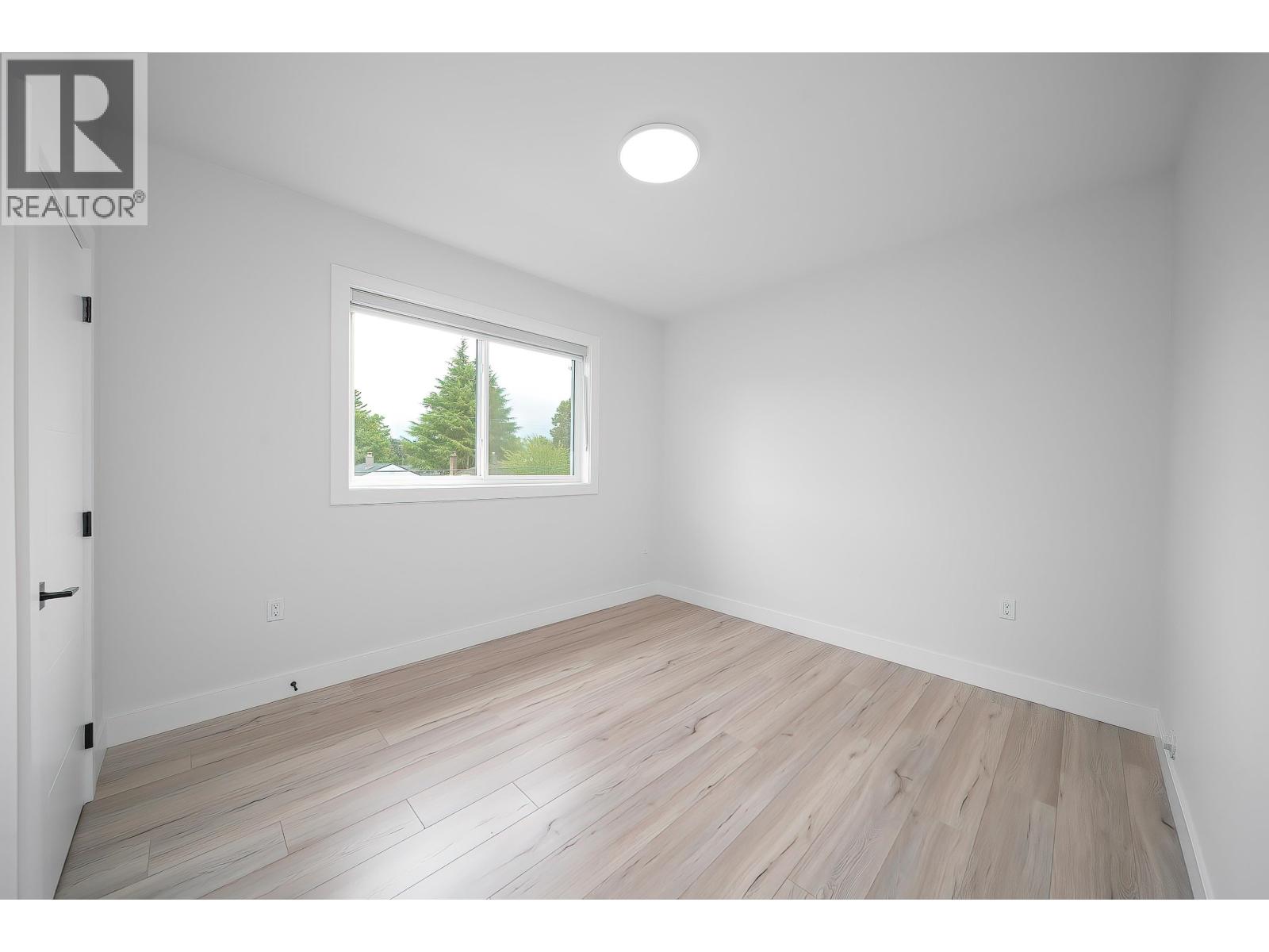 8563 11th Avenue, Burnaby, British Columbia  V3N 2P6 - Photo 24 - R3088214