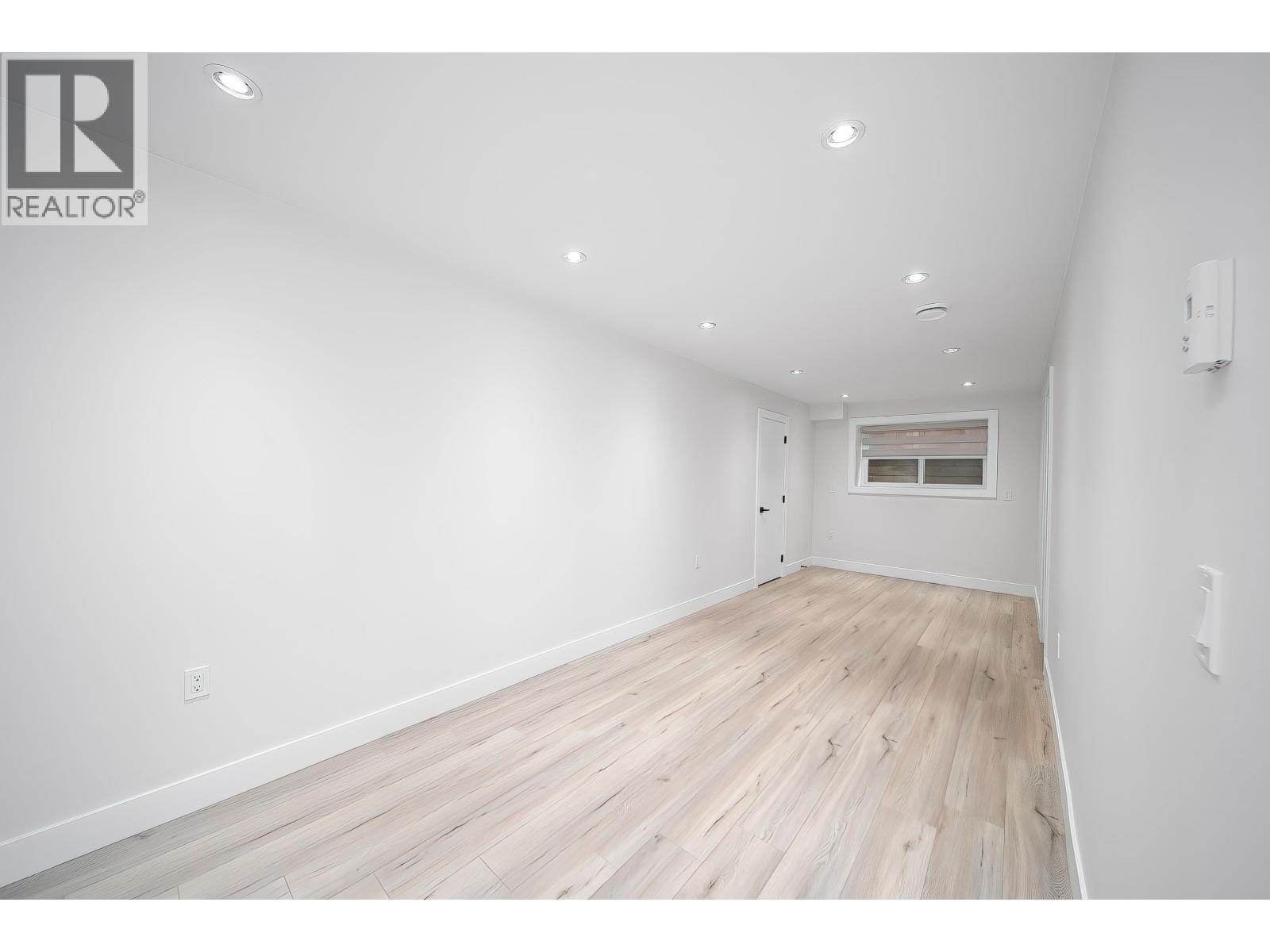 8563 11th Avenue, Burnaby, British Columbia  V3N 2P6 - Photo 30 - R3088214