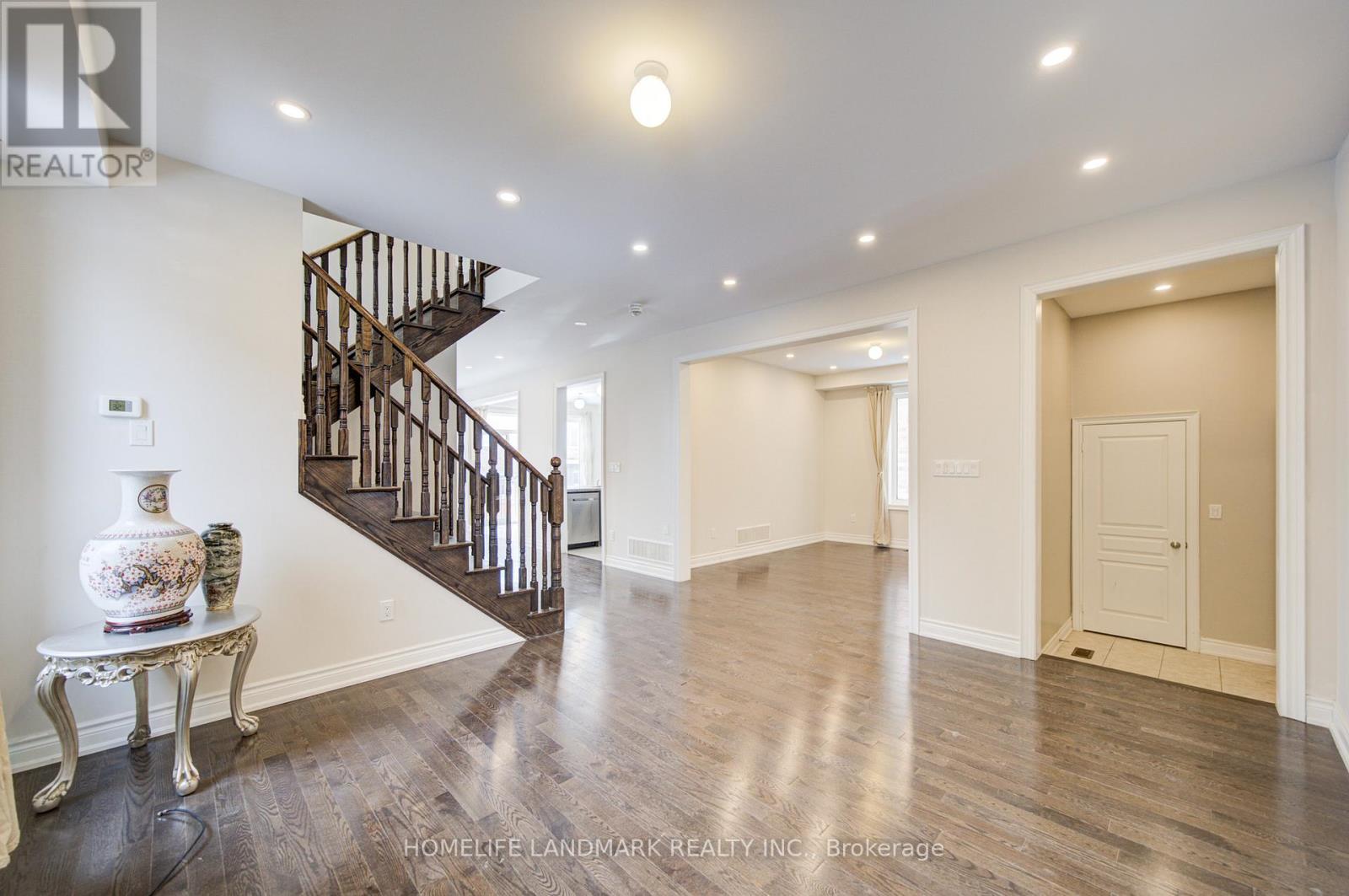 9 Rotondo Crescent, Vaughan, Ontario  L4H 4R1 - Photo 10 - N12774030