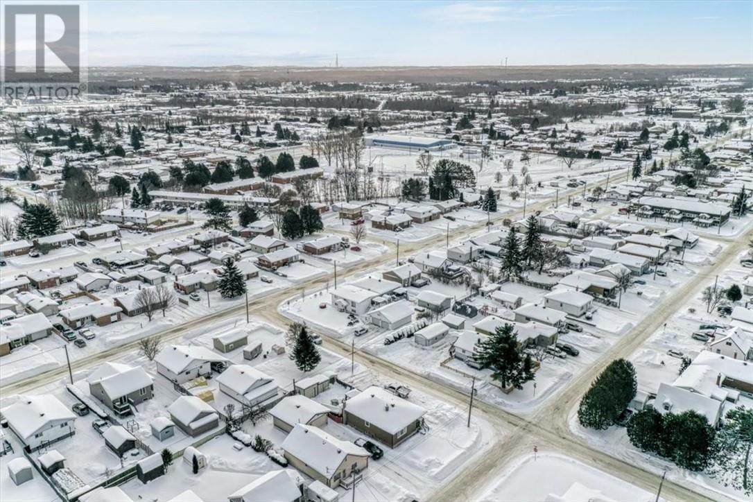 154 Charette Avenue, Chelmsford, Ontario  P0M 1L0 - Photo 2 - 2126213