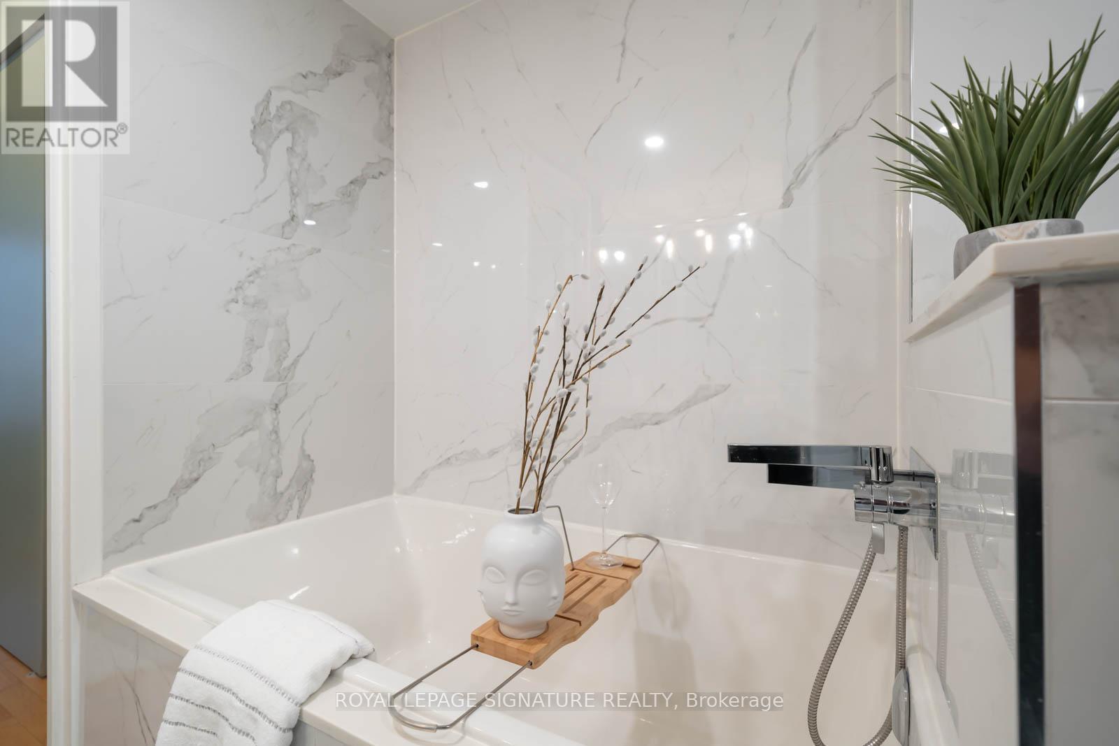 1105 - 75 Dalhousie Street, Toronto, Ontario  M5B 2R9 - Photo 15 - C12584460