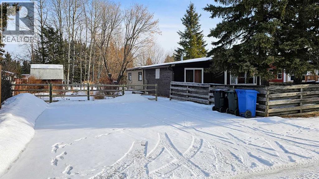 207 4 Street Nw, Sundre, Alberta  T0M 1X0 - Photo 7 - A2285141