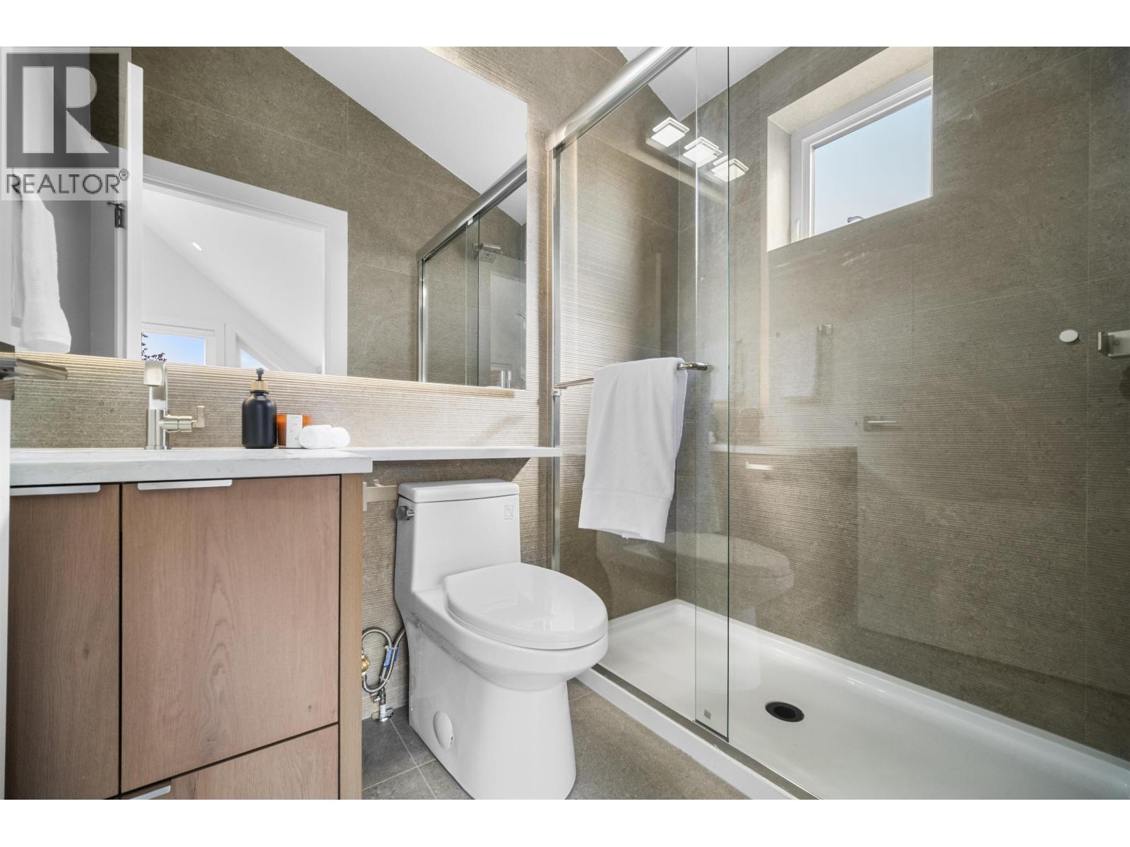 1 3563 E 25th Avenue, Vancouver, British Columbia  V5R 1K3 - Photo 16 - R3088318