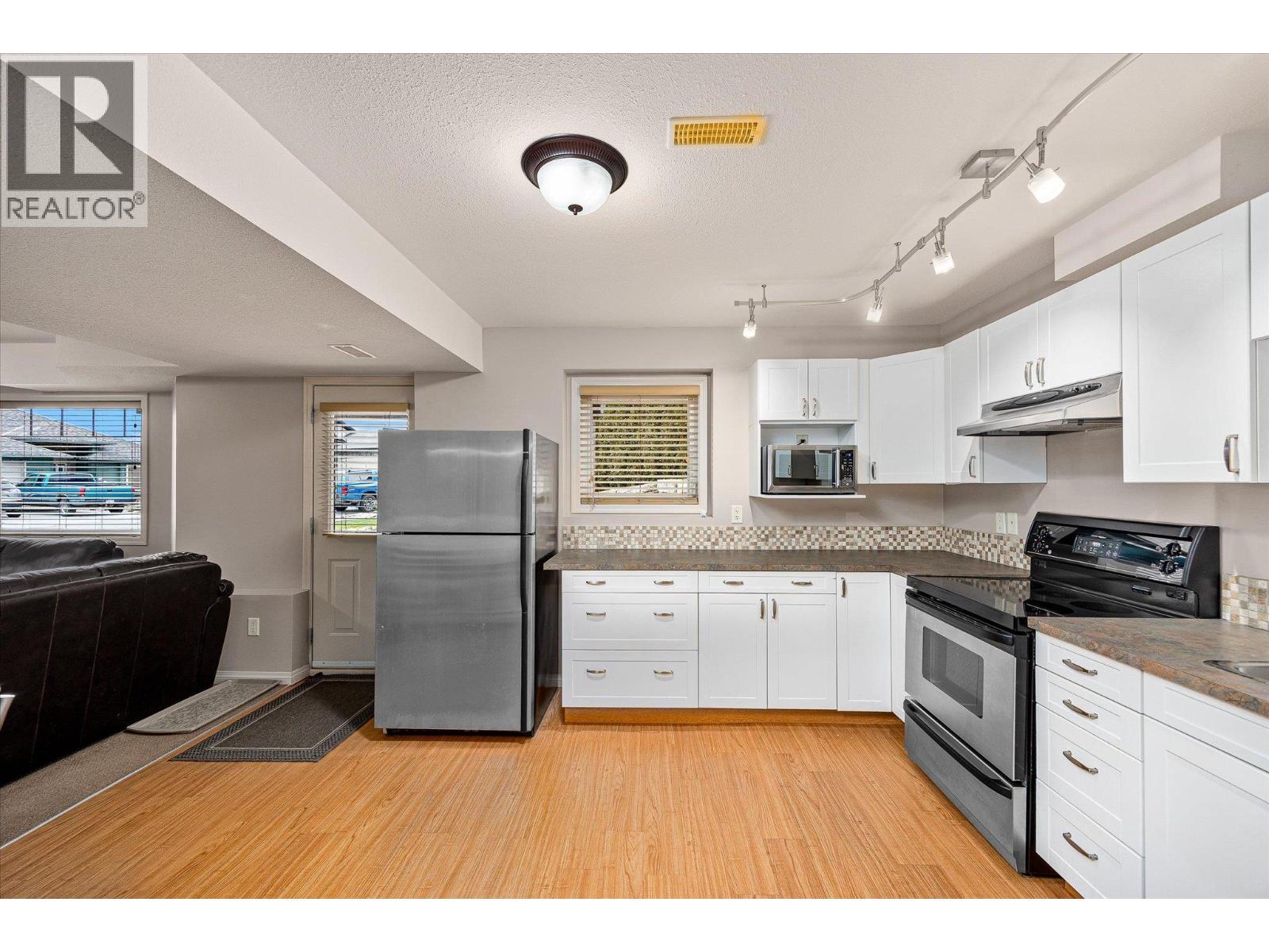 1536 Wilmot Avenue, Kelowna, British Columbia  v1p 1n3 - Photo 33 - 10375128