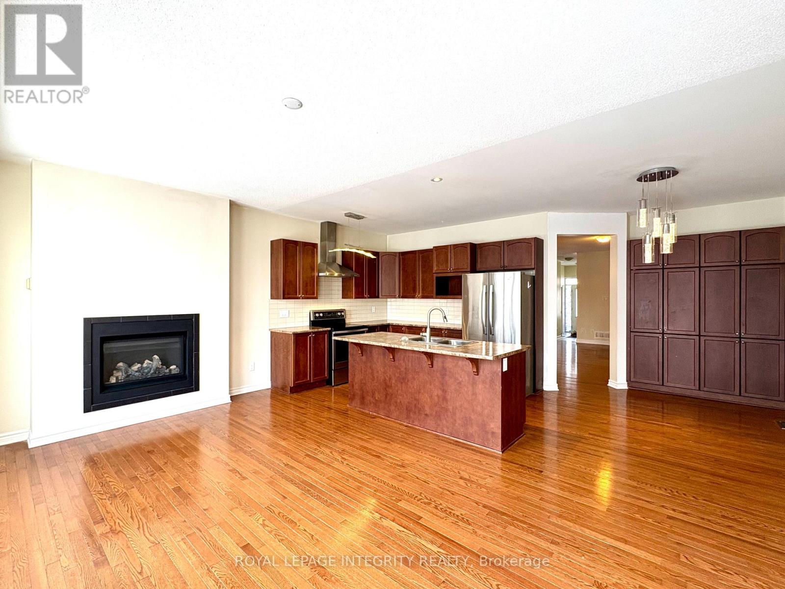 154 Highbury Park Drive, Ottawa, Ontario  K2J 5Y1 - Photo 4 - X12774062