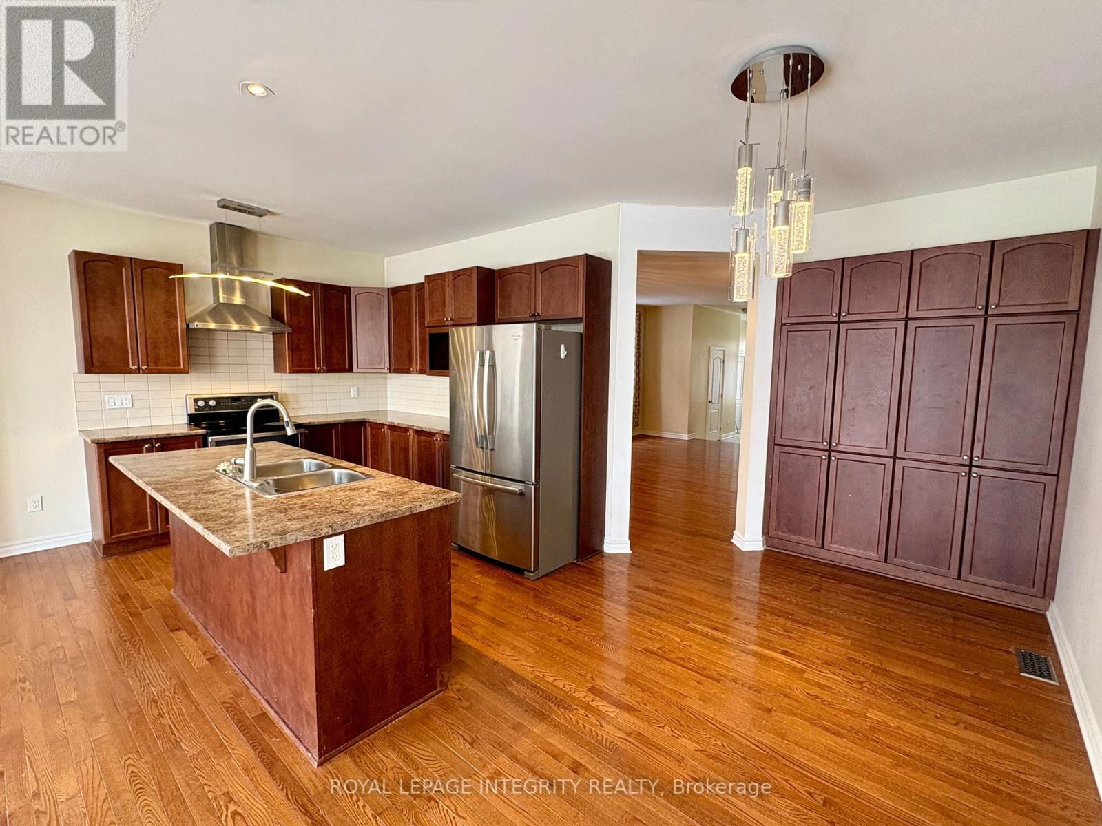 154 Highbury Park Drive, Ottawa, Ontario  K2J 5Y1 - Photo 5 - X12774062