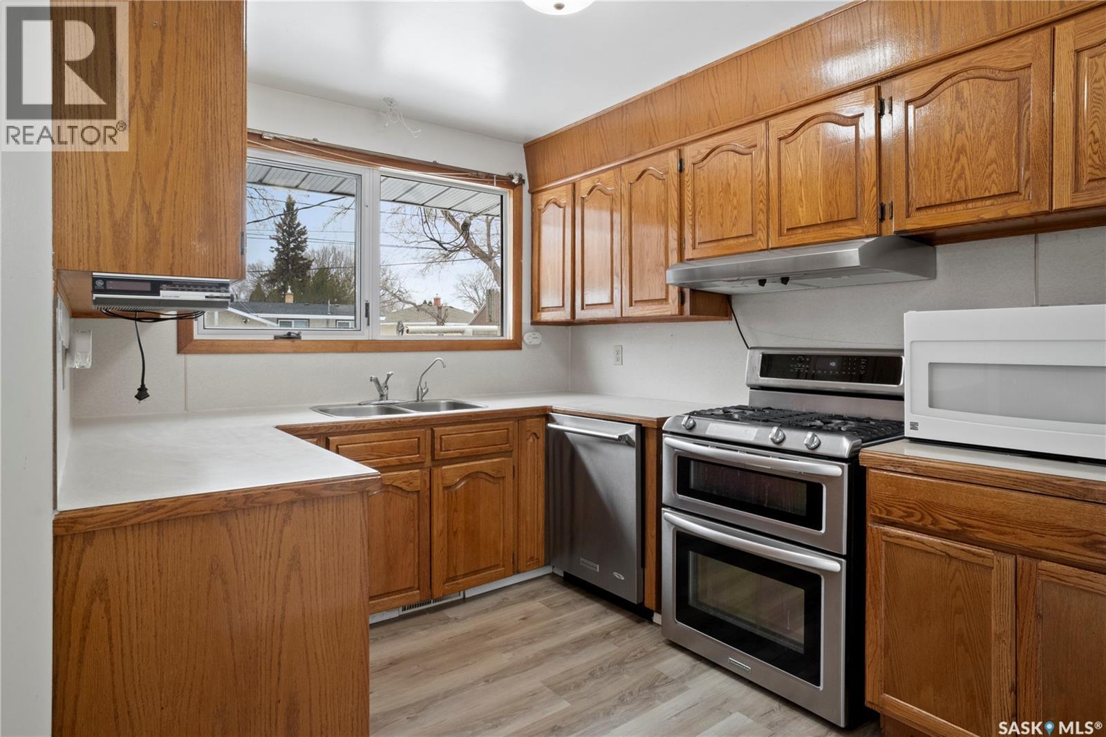 3814 Sherwood Drive, Regina, Saskatchewan  S4R 4A6 - Photo 12 - SK028161