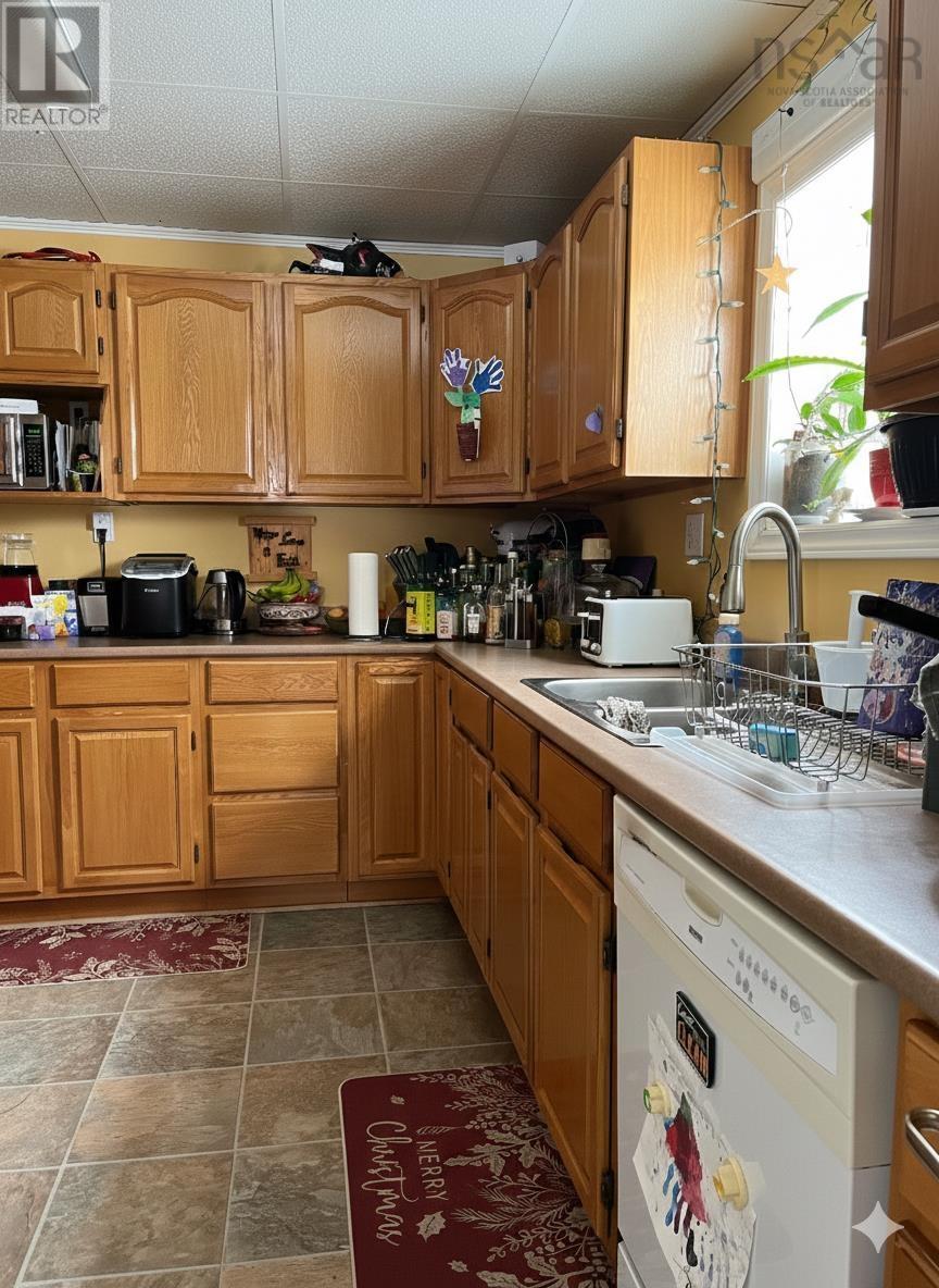 68 Mcgee Street, Springhill, Nova Scotia  B0M 1X0 - Photo 8 - 202602466