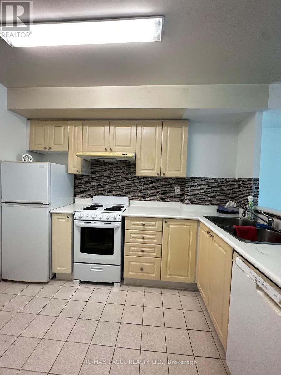 1605 - 18 Lee Centre Drive, Toronto, Ontario  M1H 3H5 - Photo 14 - E12774052