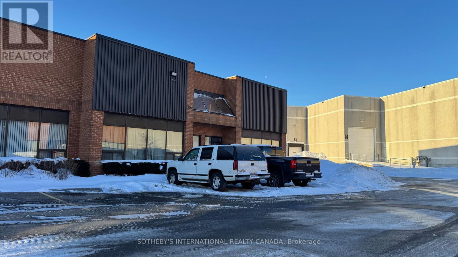 26 & 27 - 40 PIPPIN ROAD, Vaughan, Ontario