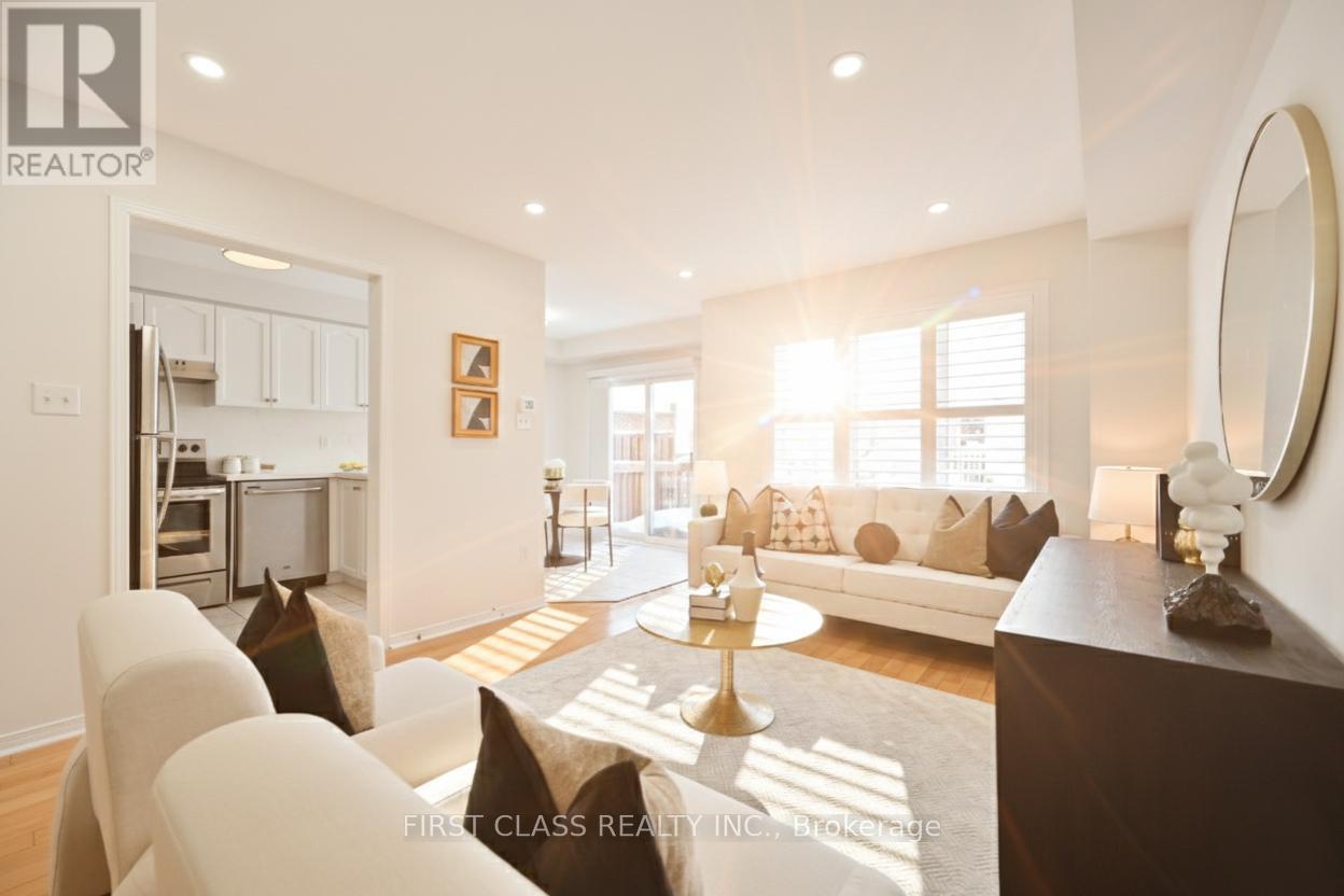 747 Joe Persechini Drive, Newmarket, Ontario  L3X 2S6 - Photo 12 - N12774076