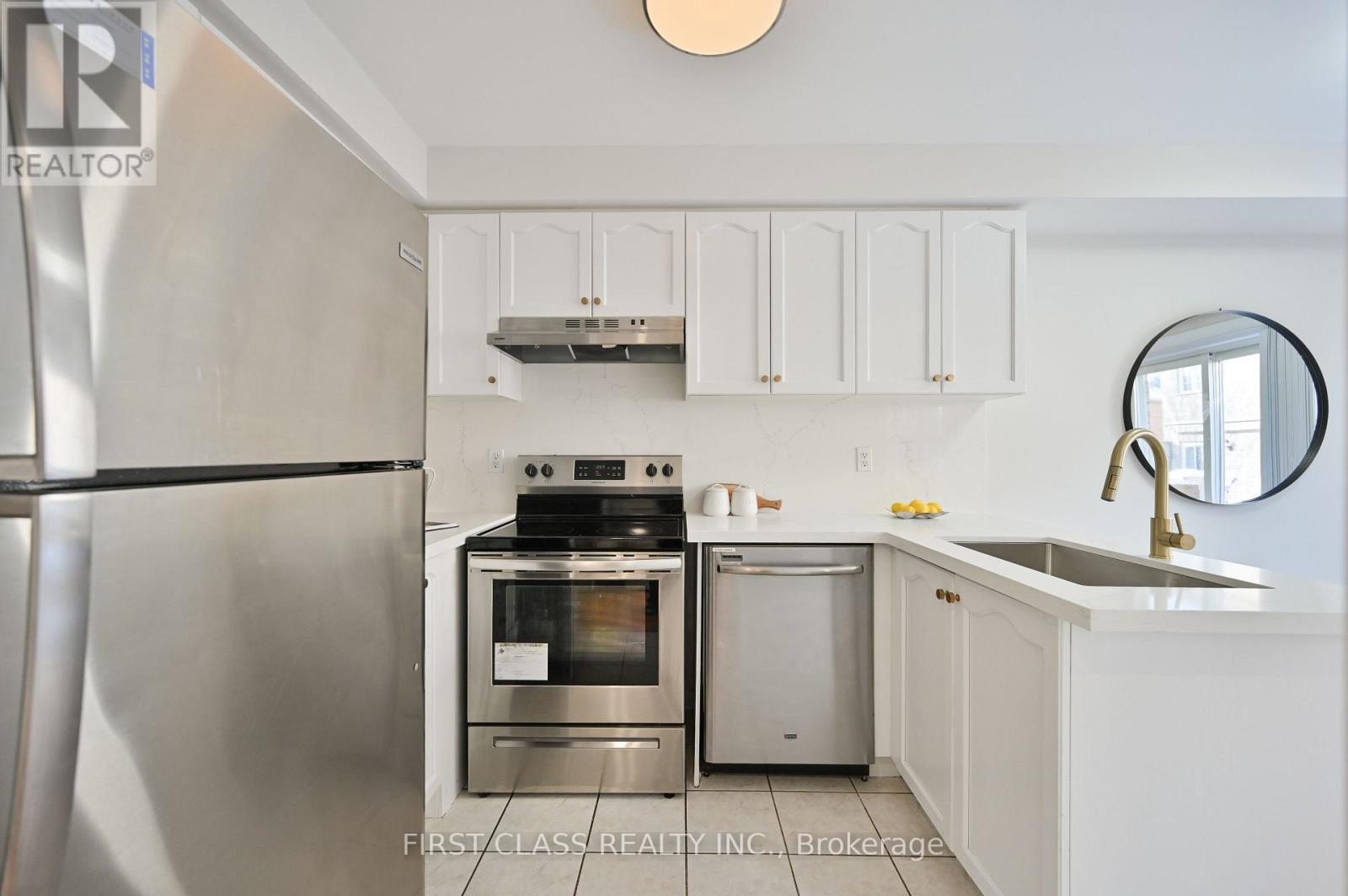 747 Joe Persechini Drive, Newmarket, Ontario  L3X 2S6 - Photo 13 - N12774076