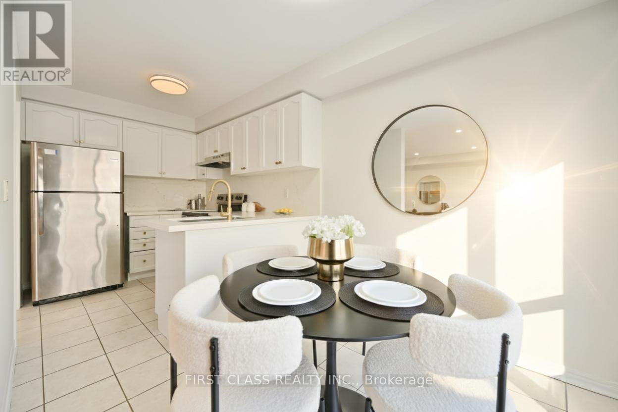 747 Joe Persechini Drive, Newmarket, Ontario  L3X 2S6 - Photo 16 - N12774076