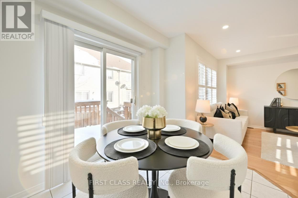 747 Joe Persechini Drive, Newmarket, Ontario  L3X 2S6 - Photo 17 - N12774076