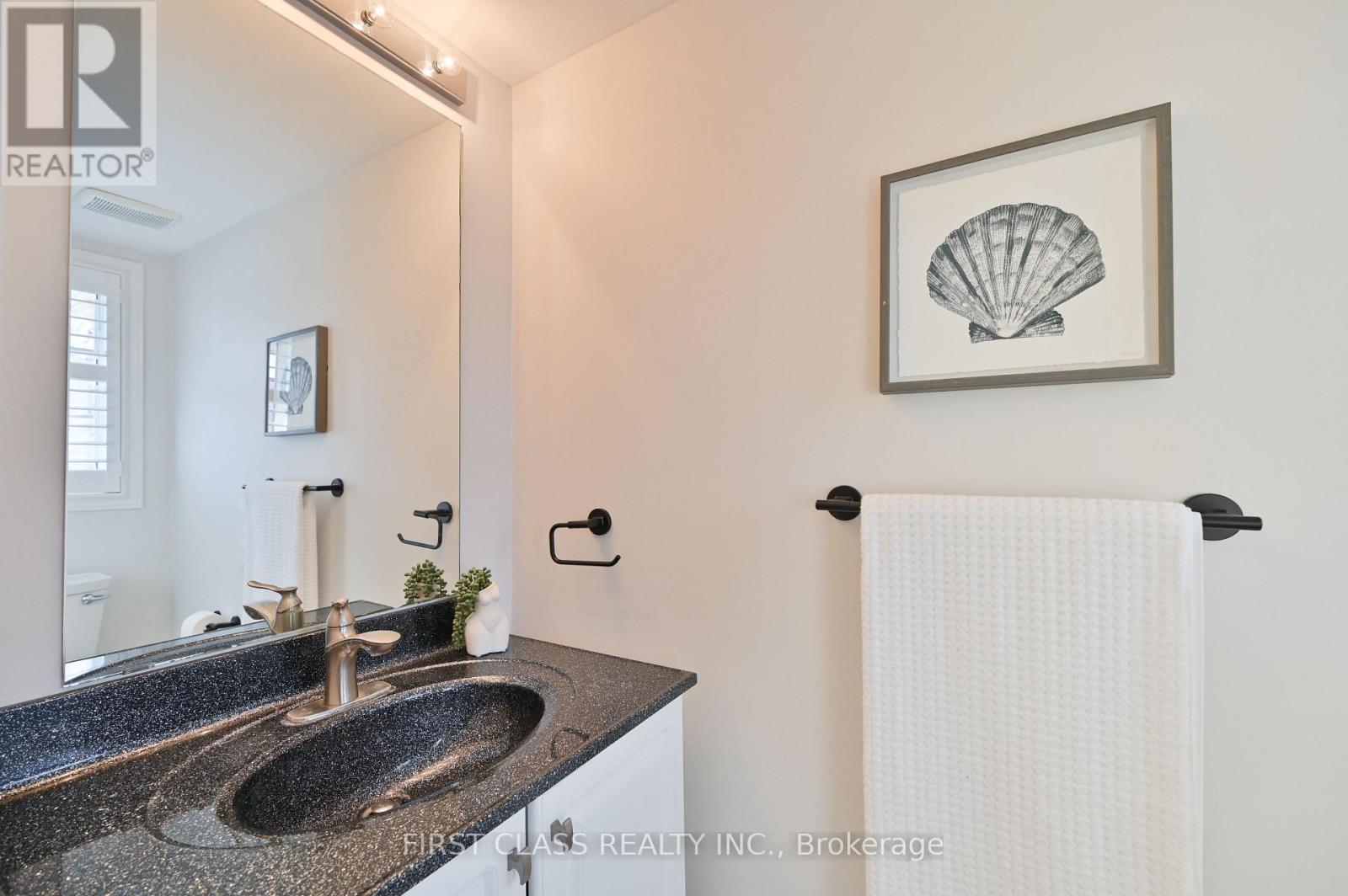 747 Joe Persechini Drive, Newmarket, Ontario  L3X 2S6 - Photo 18 - N12774076