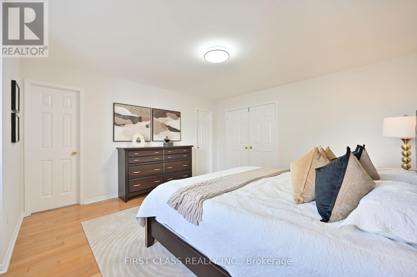 747 Joe Persechini Drive, Newmarket, Ontario  L3X 2S6 - Photo 22 - N12774076