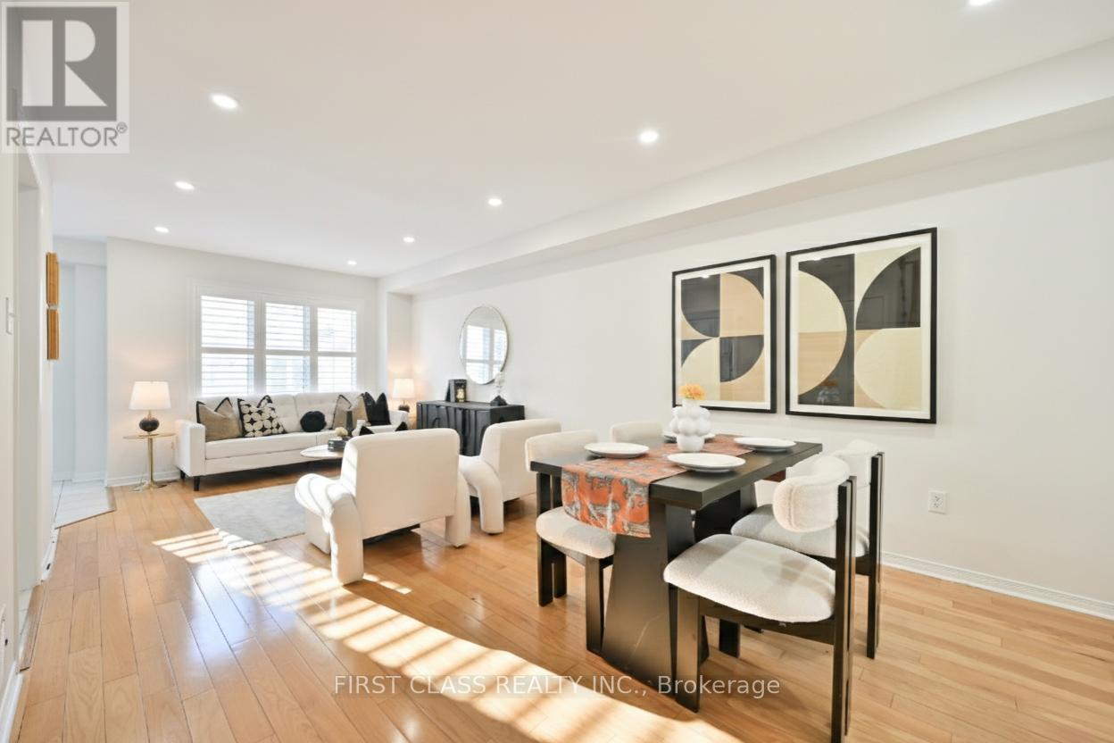 747 Joe Persechini Drive, Newmarket, Ontario  L3X 2S6 - Photo 5 - N12774076