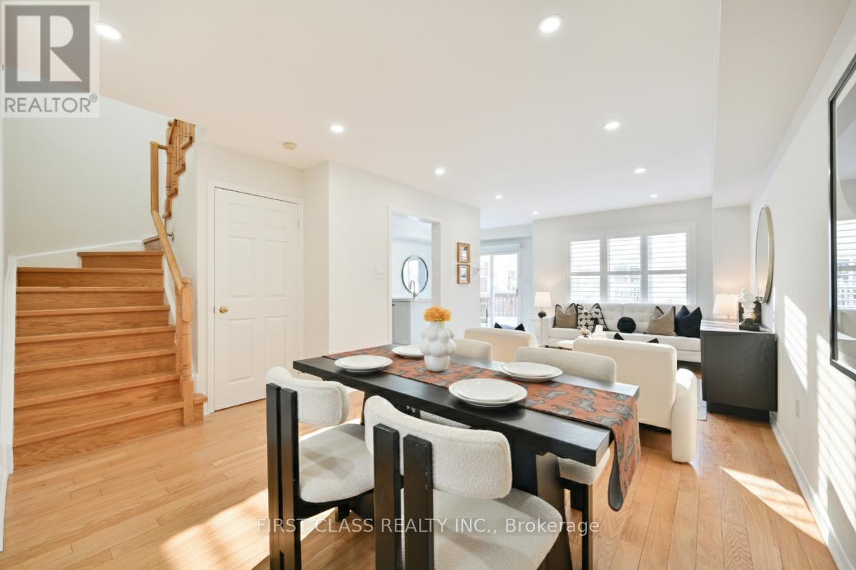 747 Joe Persechini Drive, Newmarket, Ontario  L3X 2S6 - Photo 6 - N12774076