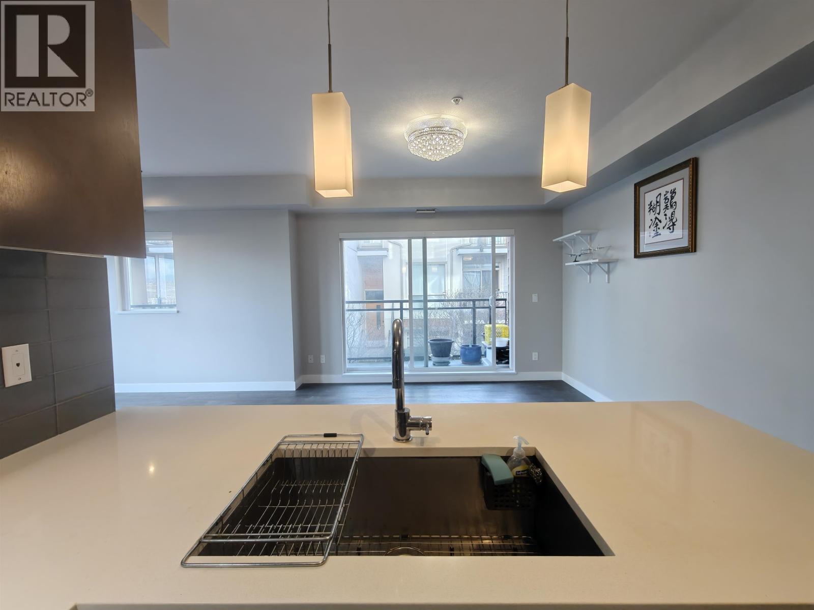 Listing Picture 8 of 40 : 212 10155 RIVER DRIVE, Richmond / 烈治文 - 魯藝地產 Yvonne Lu Group - MLS Medallion Club Member