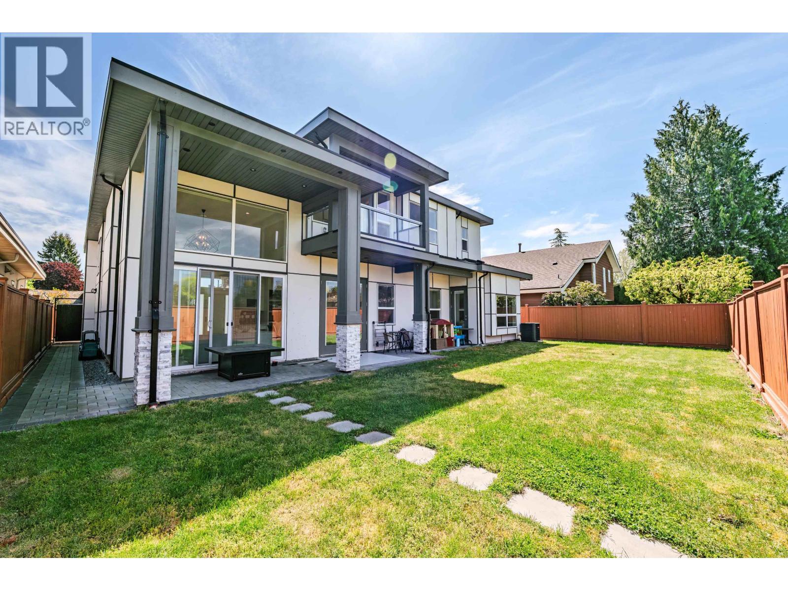 8511 Sierpina Drive, Richmond, British Columbia  V7A 4M8 - Photo 2 - R3088308