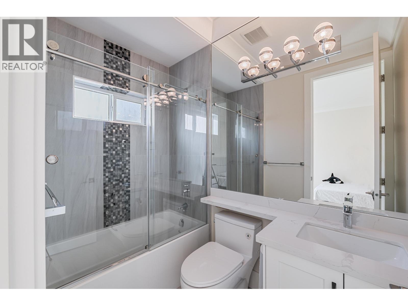 8511 Sierpina Drive, Richmond, British Columbia  V7A 4M8 - Photo 36 - R3088308