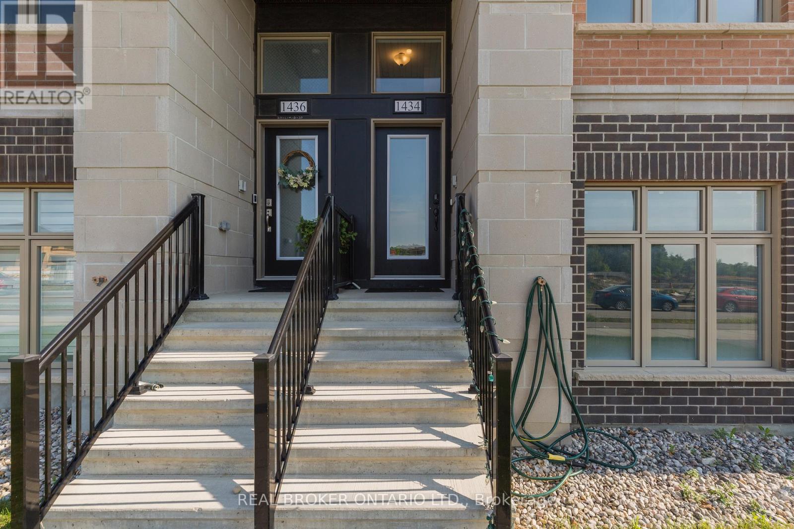 1434 Hemlock Road, Ottawa, Ontario  K1K 4B9 - Photo 3 - X12774092