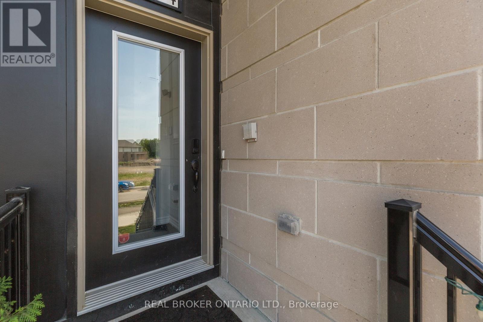 1434 Hemlock Road, Ottawa, Ontario  K1K 4B9 - Photo 4 - X12774092