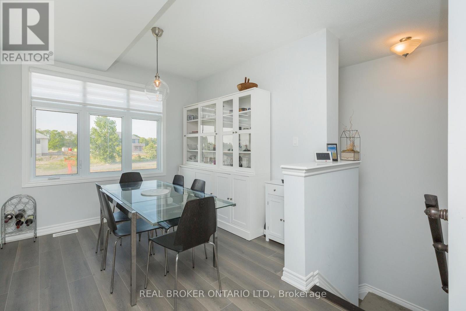 1434 Hemlock Road, Ottawa, Ontario  K1K 4B9 - Photo 5 - X12774092