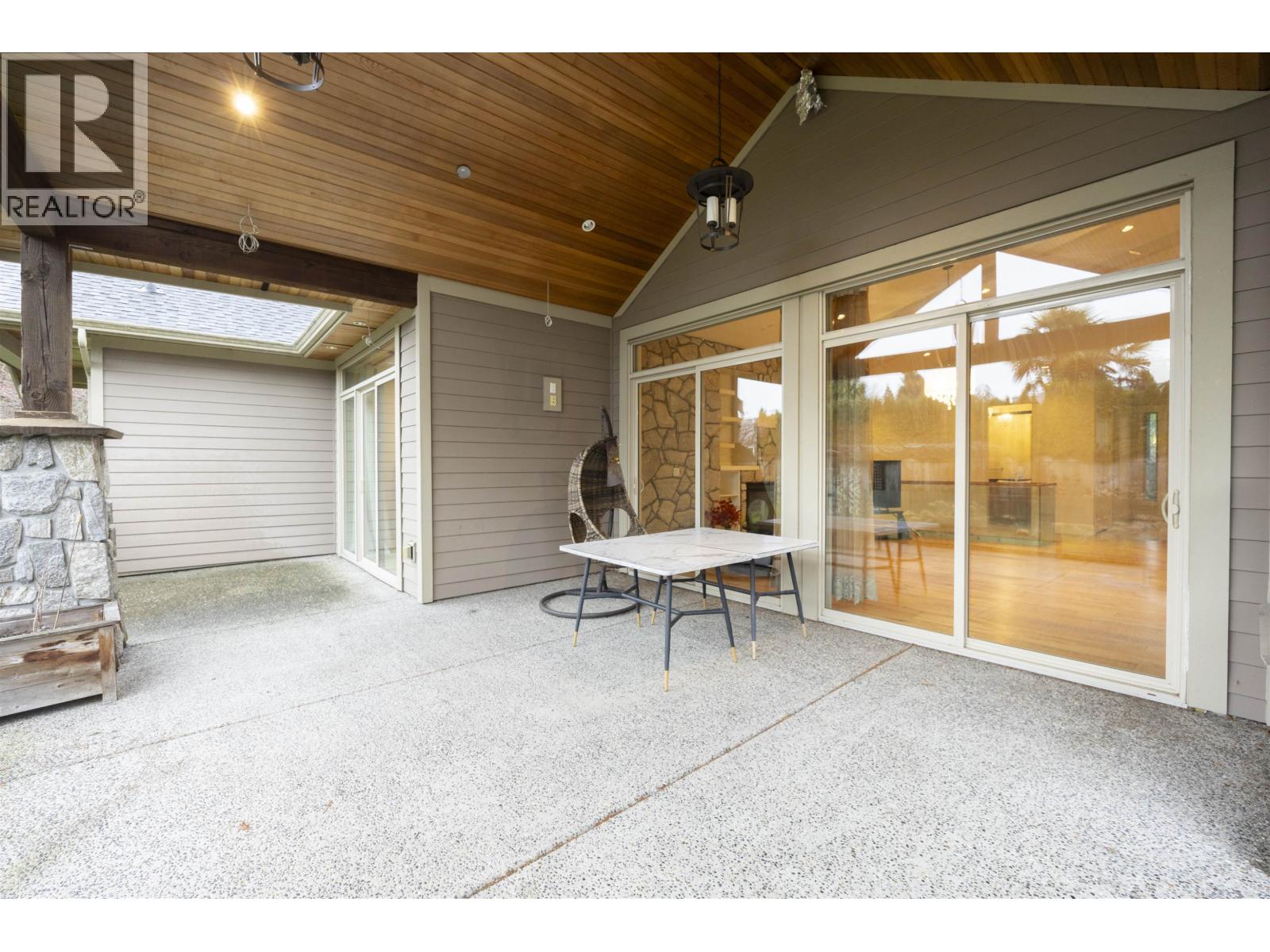 963 51a Street, Tsawwassen, British Columbia  V4M 2X9 - Photo 36 - R3088233