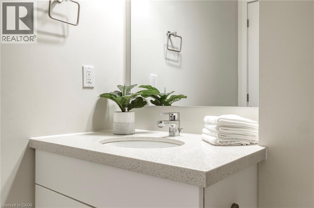 690 King Street W Unit# 101, Kitchener, Ontario  N2H 5L8 - Photo 11 - 40800763