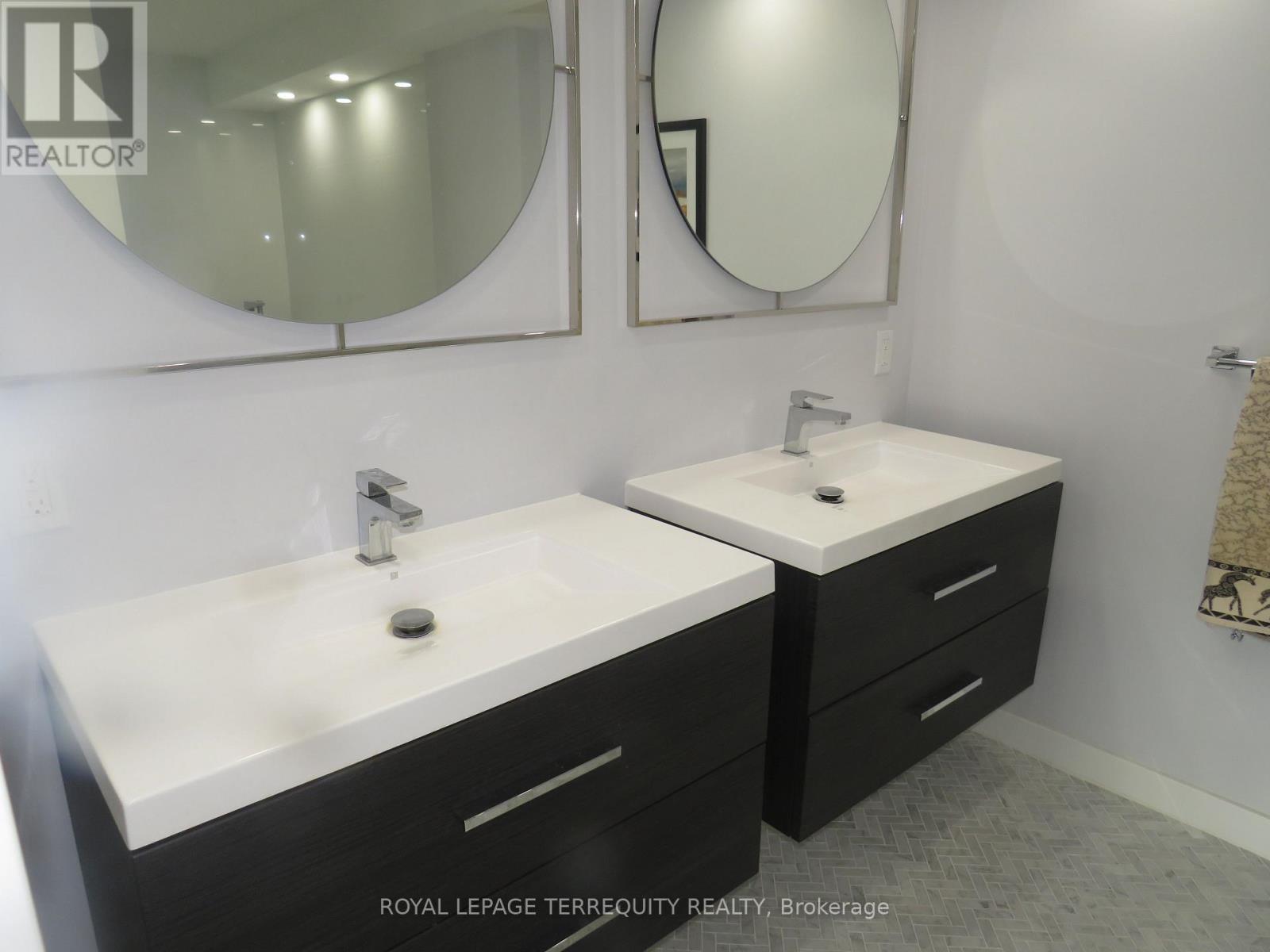 3305 - 2045 Lake Shore Boulevard W, Toronto, Ontario  M8V 2Z6 - Photo 12 - W12774100