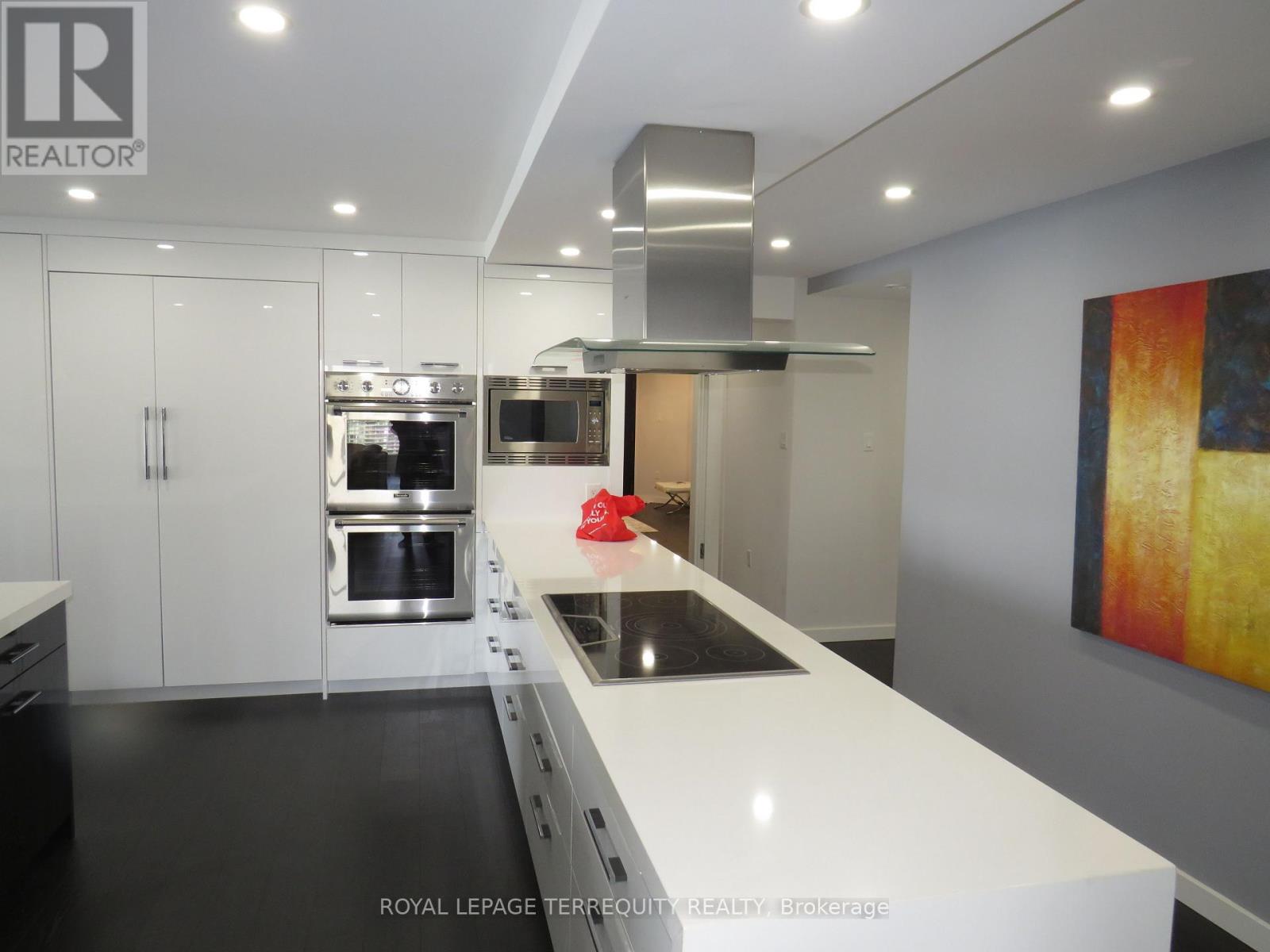 3305 - 2045 Lake Shore Boulevard W, Toronto, Ontario  M8V 2Z6 - Photo 13 - W12774100