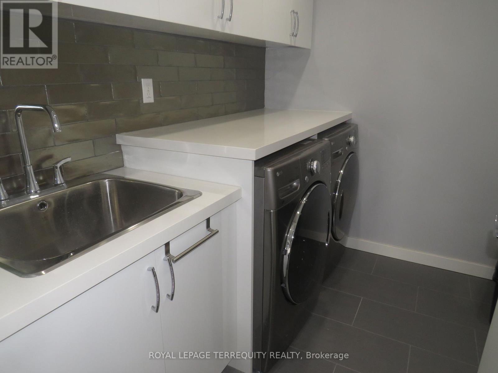 3305 - 2045 Lake Shore Boulevard W, Toronto, Ontario  M8V 2Z6 - Photo 6 - W12774100