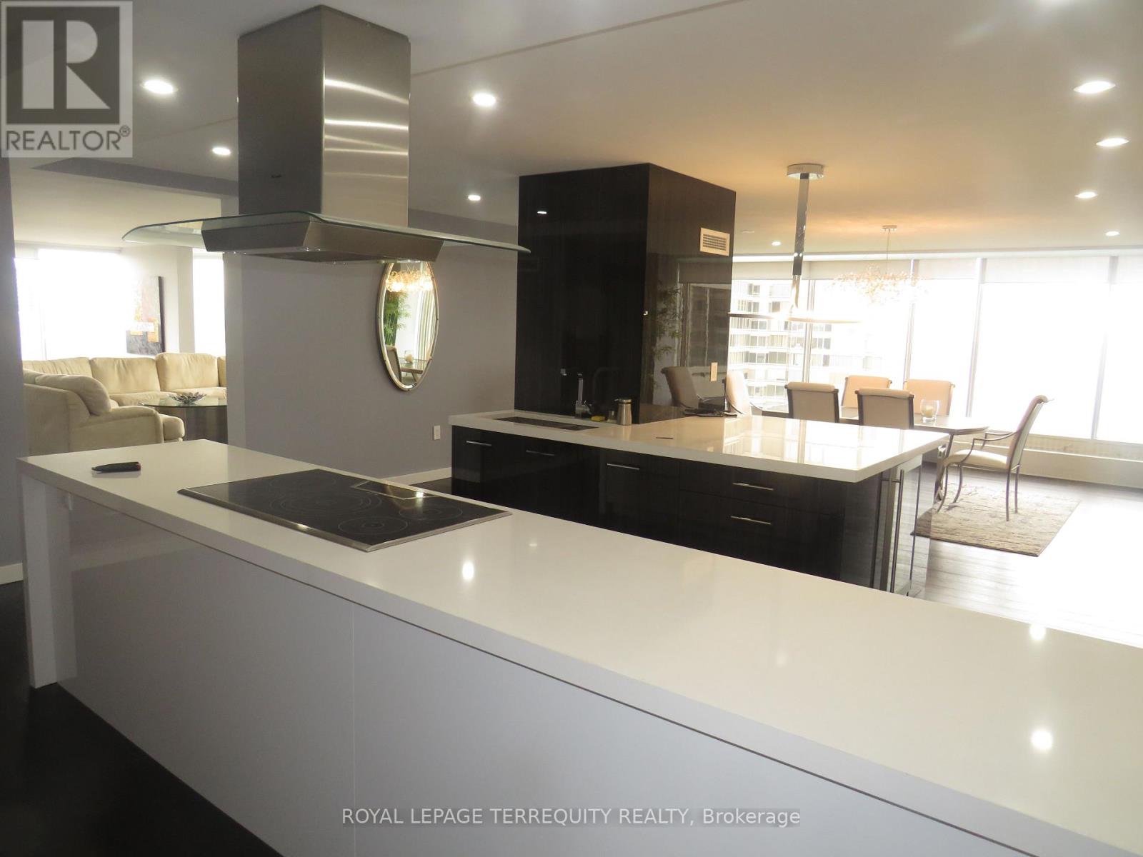 3305 - 2045 Lake Shore Boulevard W, Toronto, Ontario  M8V 2Z6 - Photo 7 - W12774100