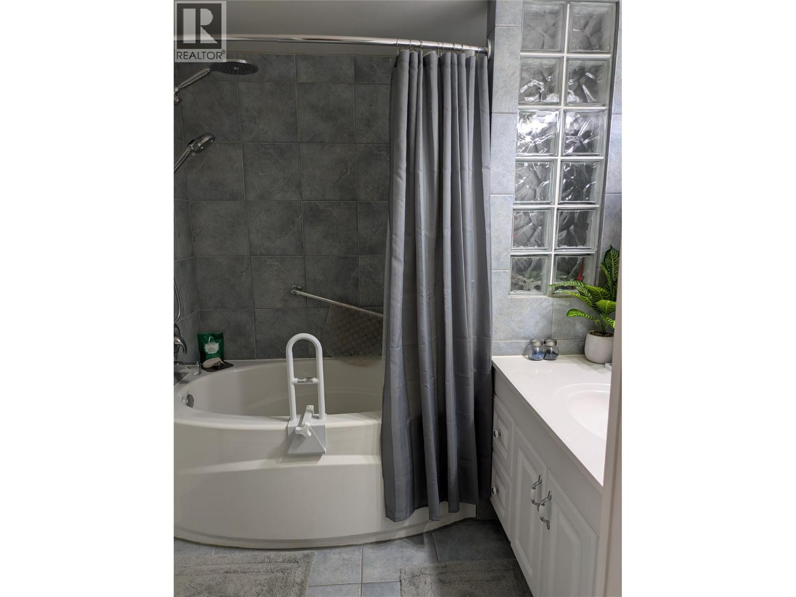 3745 Lakeshore Road Unit# 89, Kelowna, British Columbia  V1W 3K4 - Photo 15 - 10375299