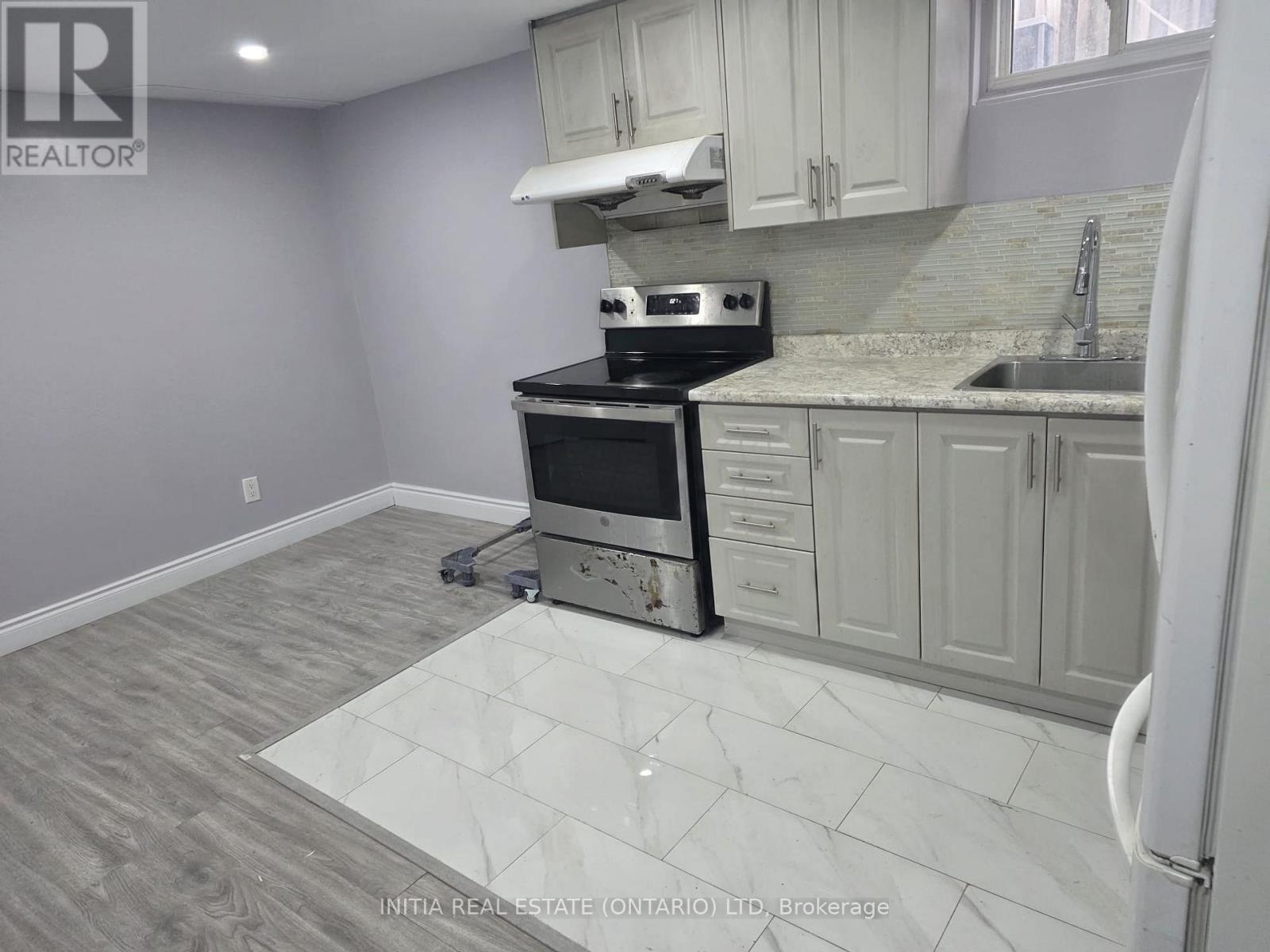 Basement 1 - 14 Bingham Road, Brampton, Ontario  L6V 2K1 - Photo 2 - W12774134