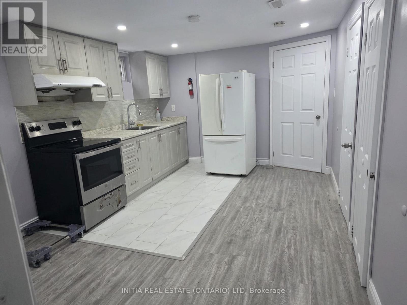 Basement 1 - 14 Bingham Road, Brampton, Ontario  L6V 2K1 - Photo 7 - W12774134